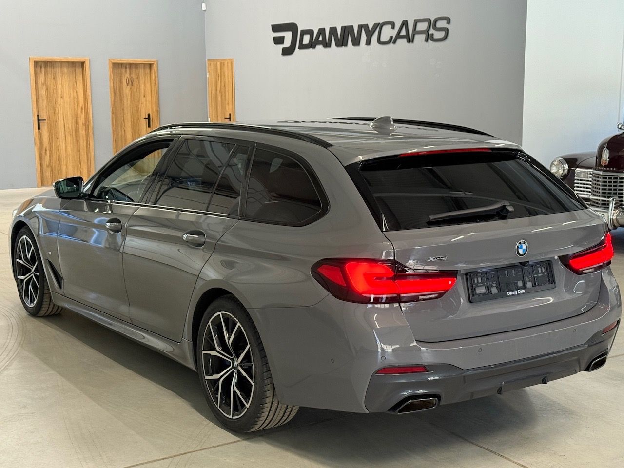 BMW Řada 5, 530d xDrive, G31 LCI, paket M - fotka 2