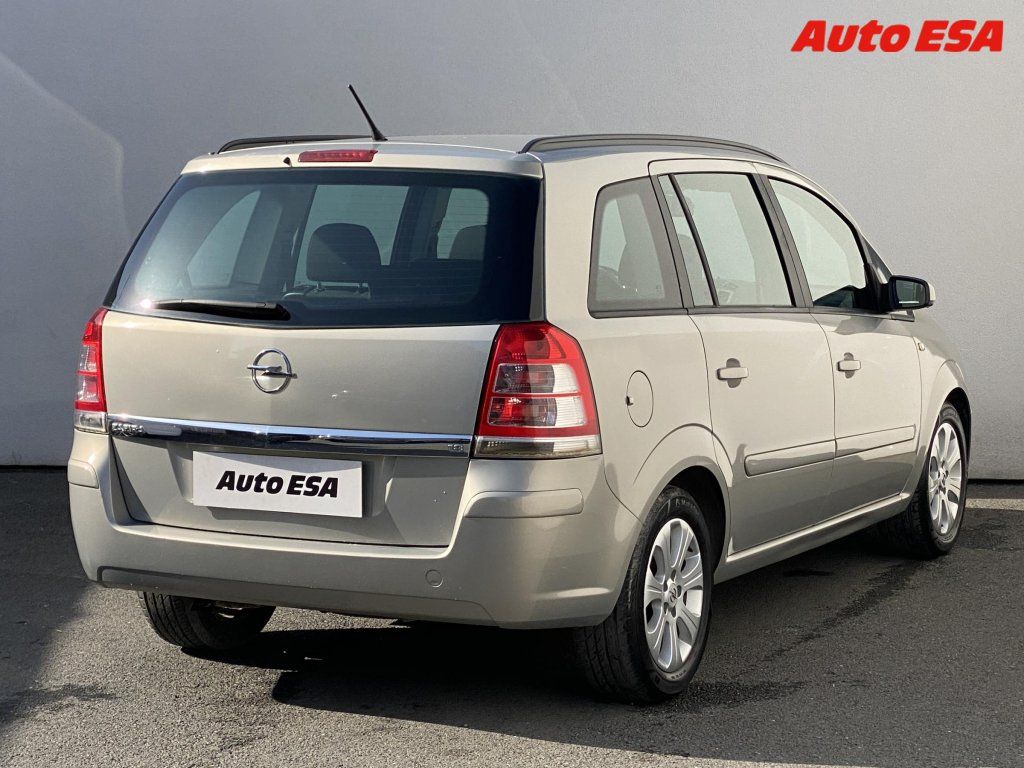 Opel Zafira, 1.8 i 7míst,AC,tempo - fotka 4