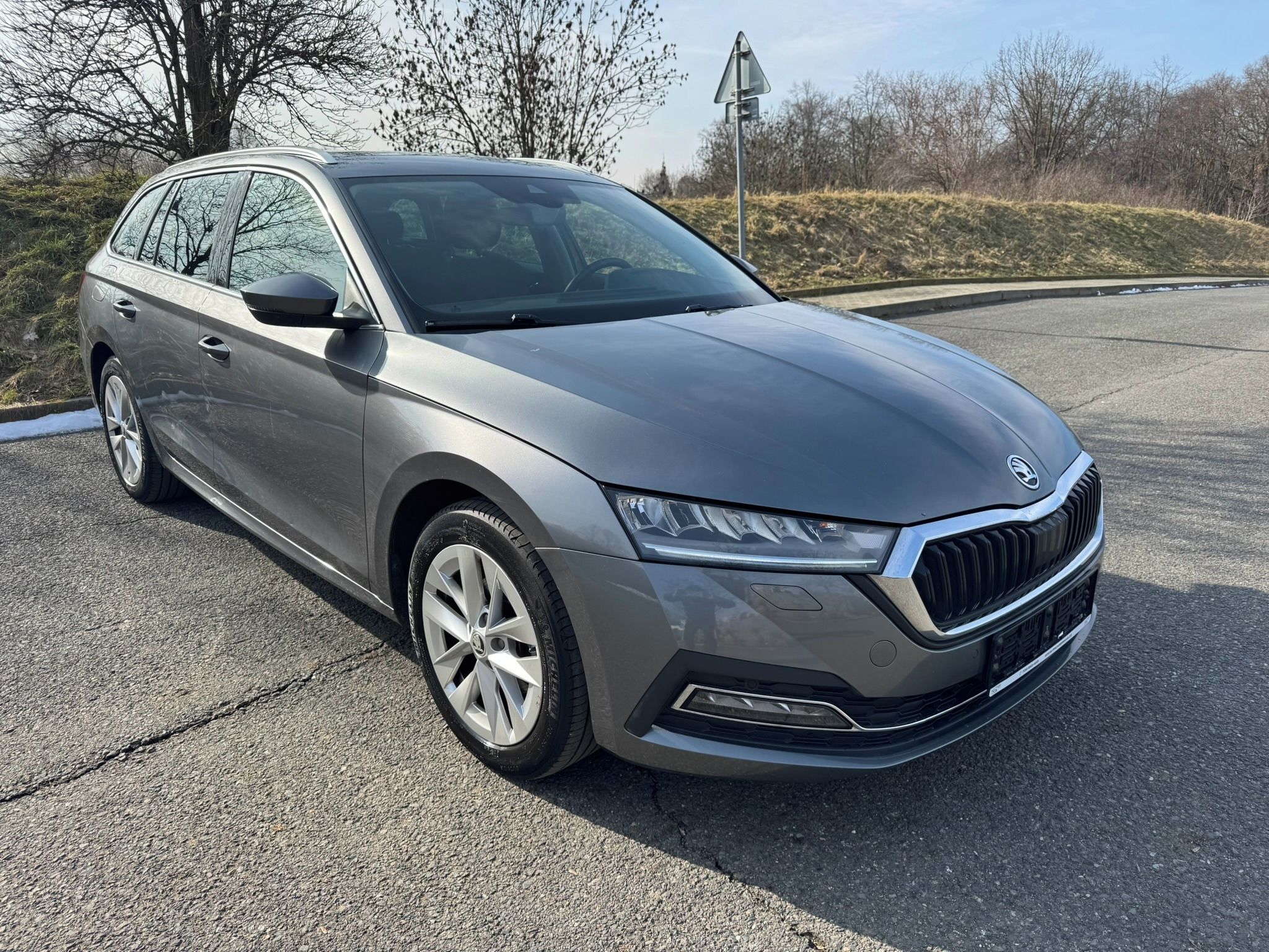 Škoda Octavia, 1.0TSI PANORAMA / 1. MAJITEL - fotka 3