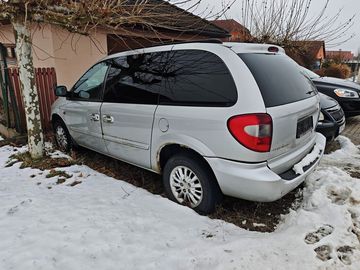 2.8 CRD,7 míst, krátkej, na ND