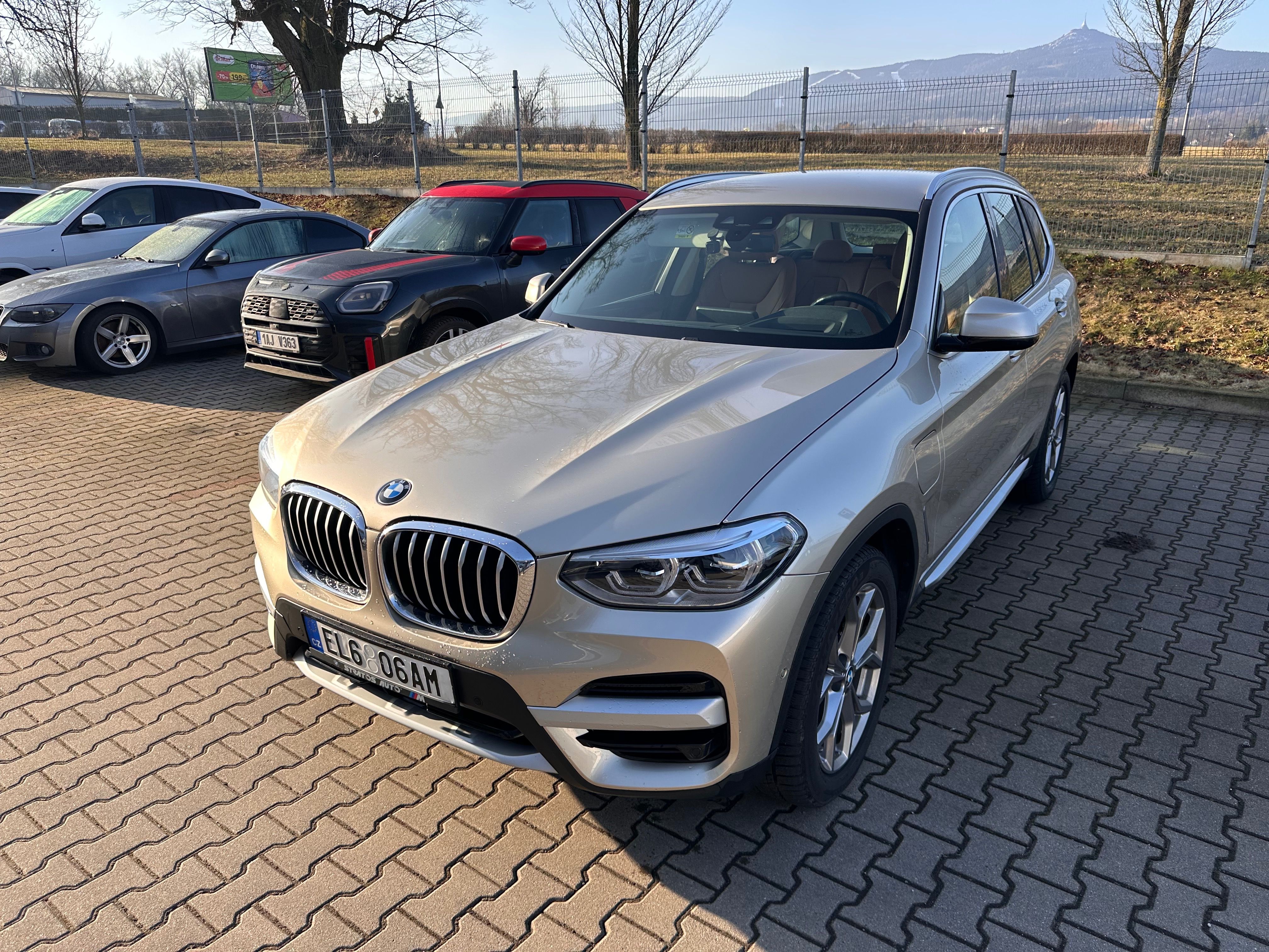 BMW X3, xDrive30e, nez. Topeni, tazne - fotka 2