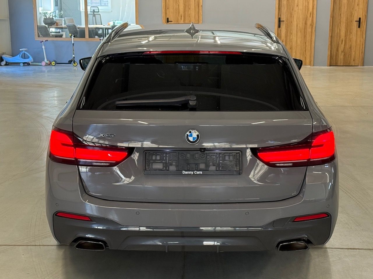 BMW Řada 5, 530d xDrive, G31 LCI, paket M - fotka 6
