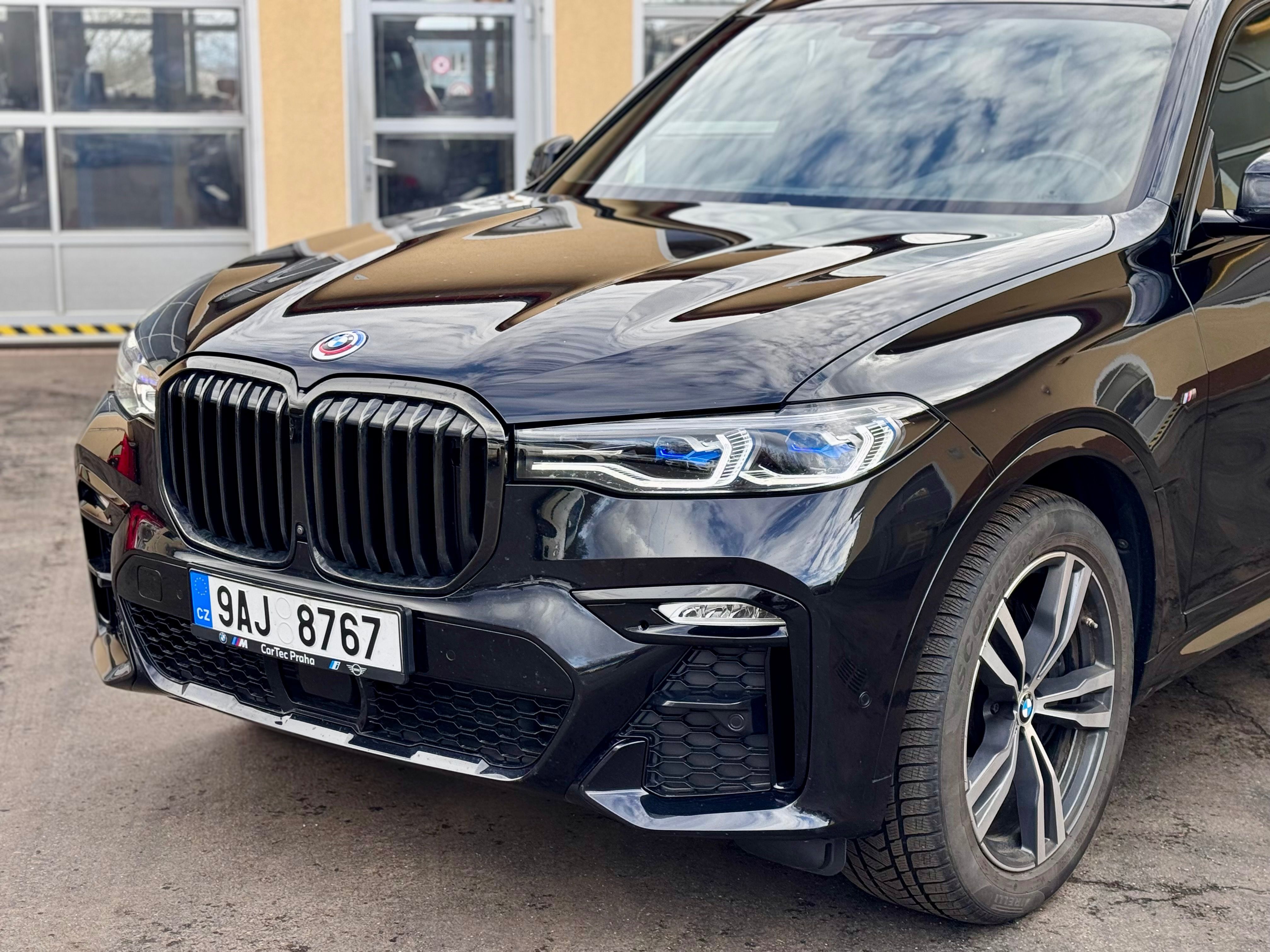 BMW X7, 4.4 M50i ČR DPH LASER PANO - fotka 2