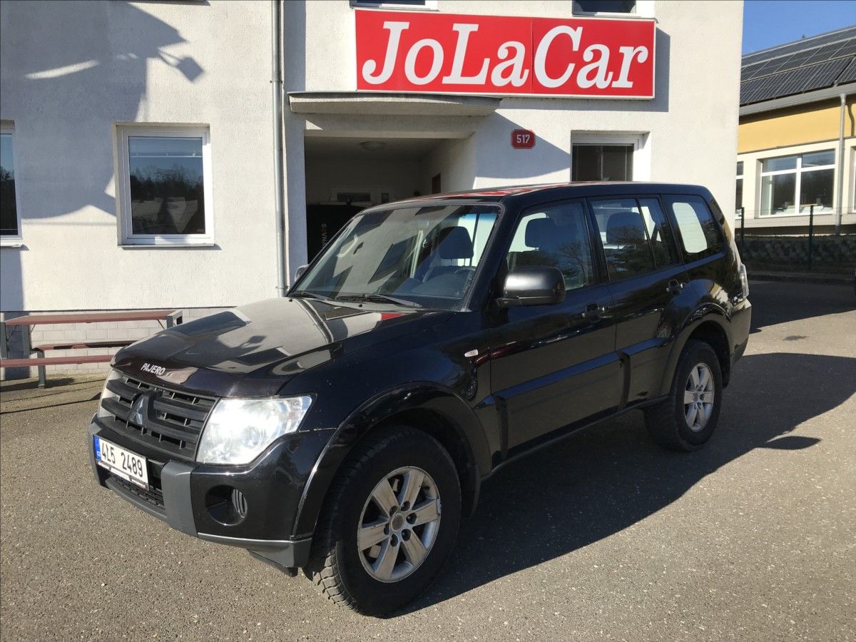 Mitsubishi Pajero, 3,2 Di-D 4x4 Automat - fotka 2