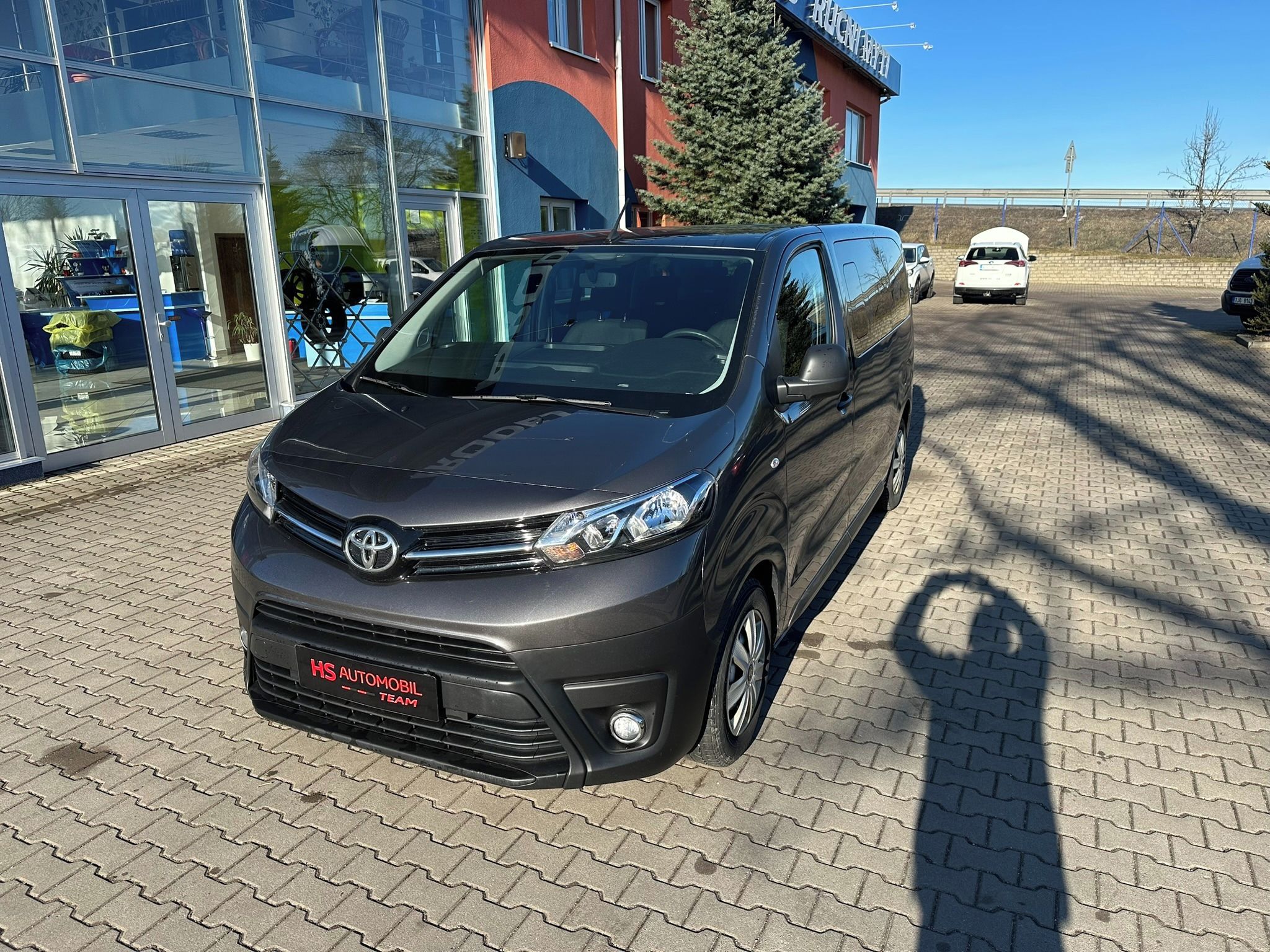 Toyota Proace Verso, 1,5 D-4D 88kW, 8 míst  ZÁRUKA - fotka 2