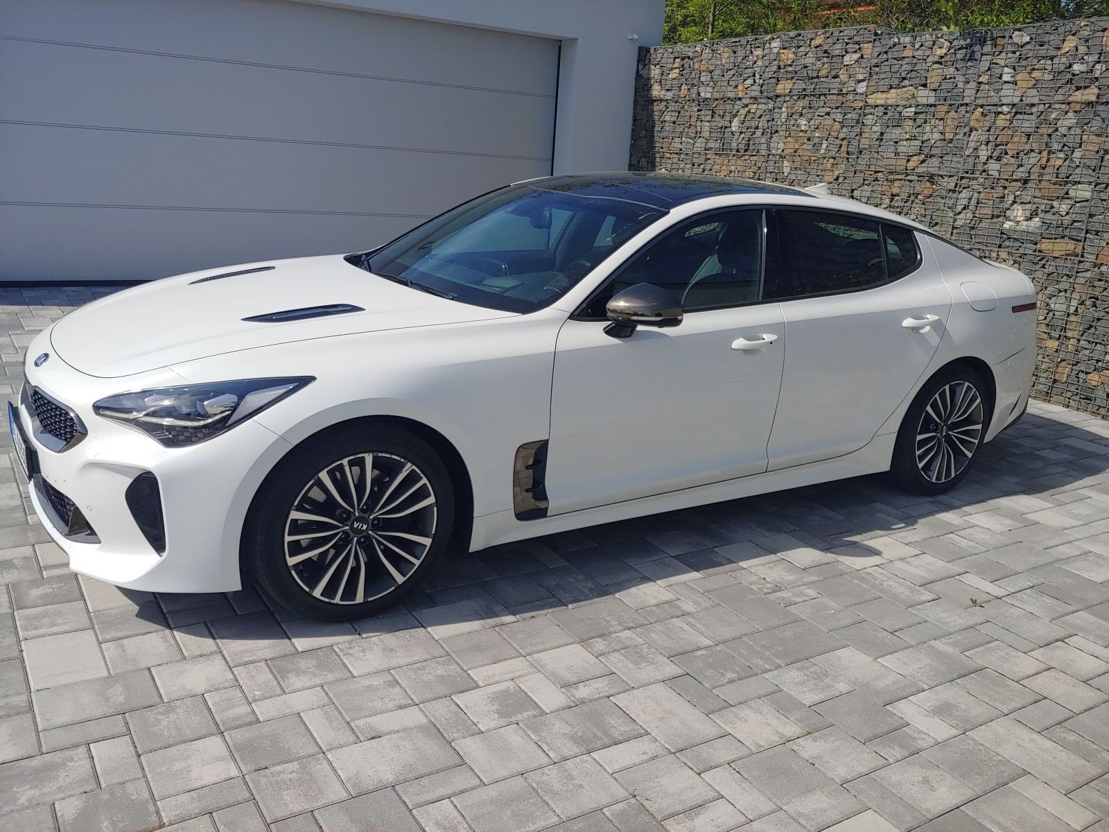 Kia Stinger, 2.0 T-GDI GT-Line - fotka 4