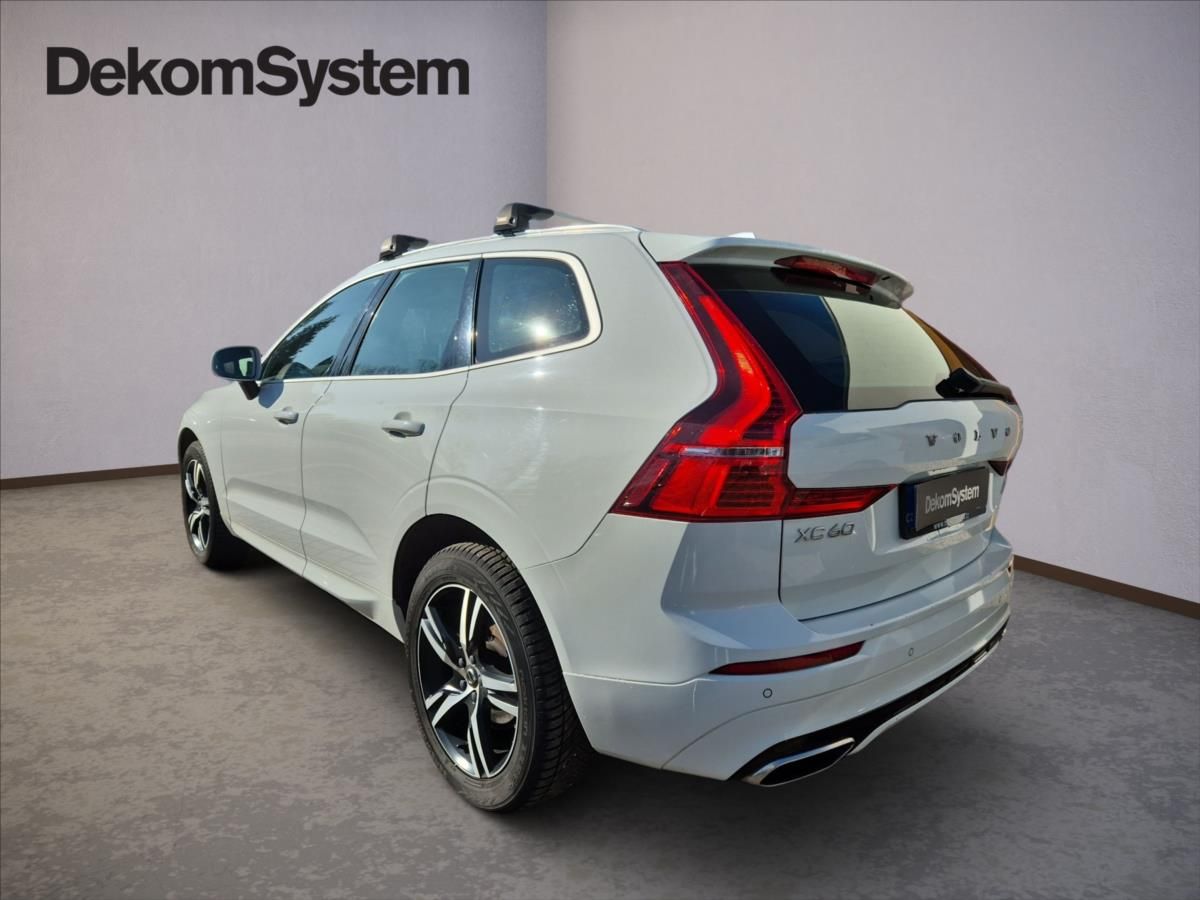 Volvo XC60, 2,0 D4 AWD R-Design - fotka 4