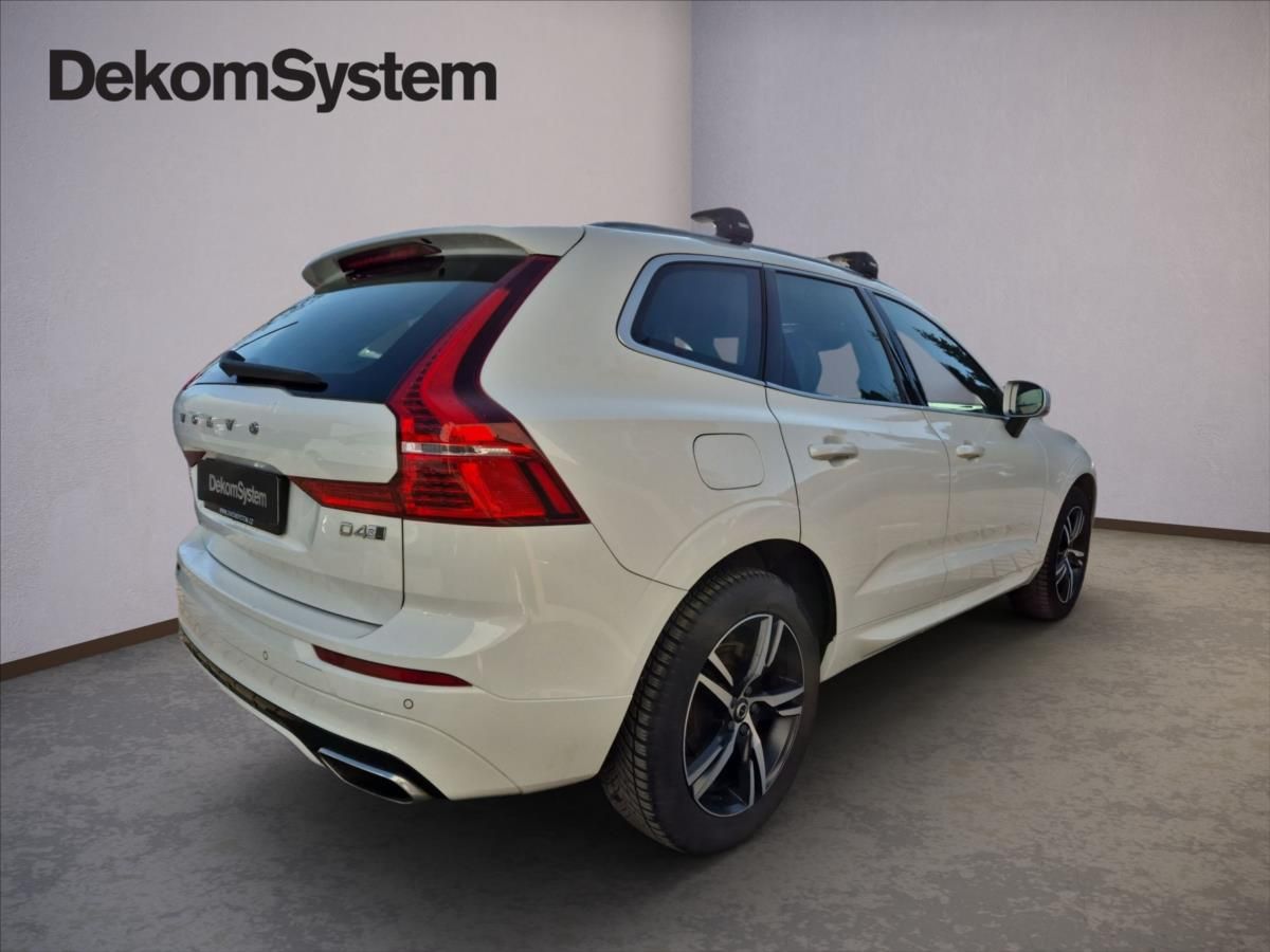 Volvo XC60, 2,0 D4 AWD R-Design - fotka 3