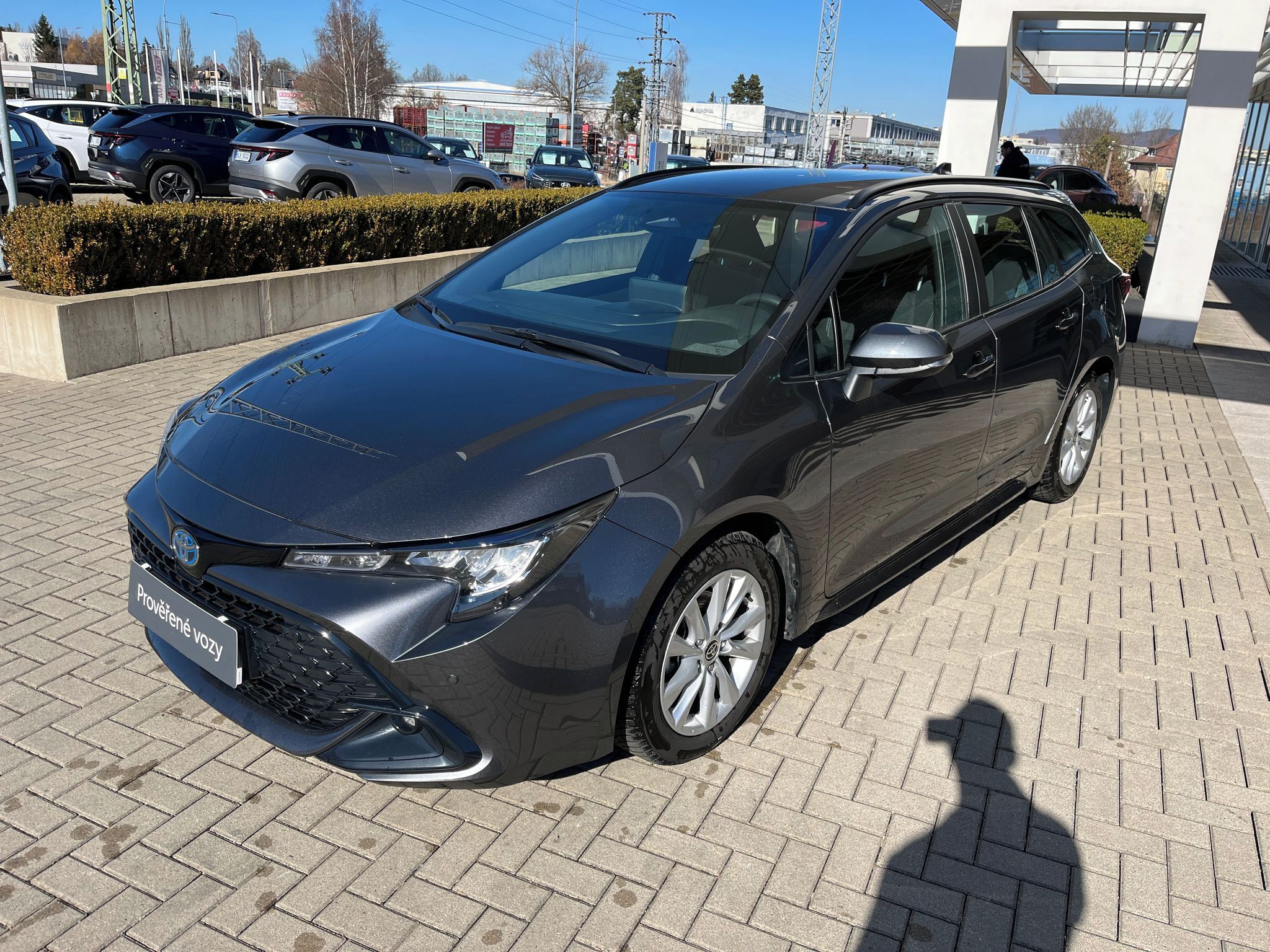 Toyota Corolla, 1.8 Hybrid e-CVT Comfort Tech - fotka 2