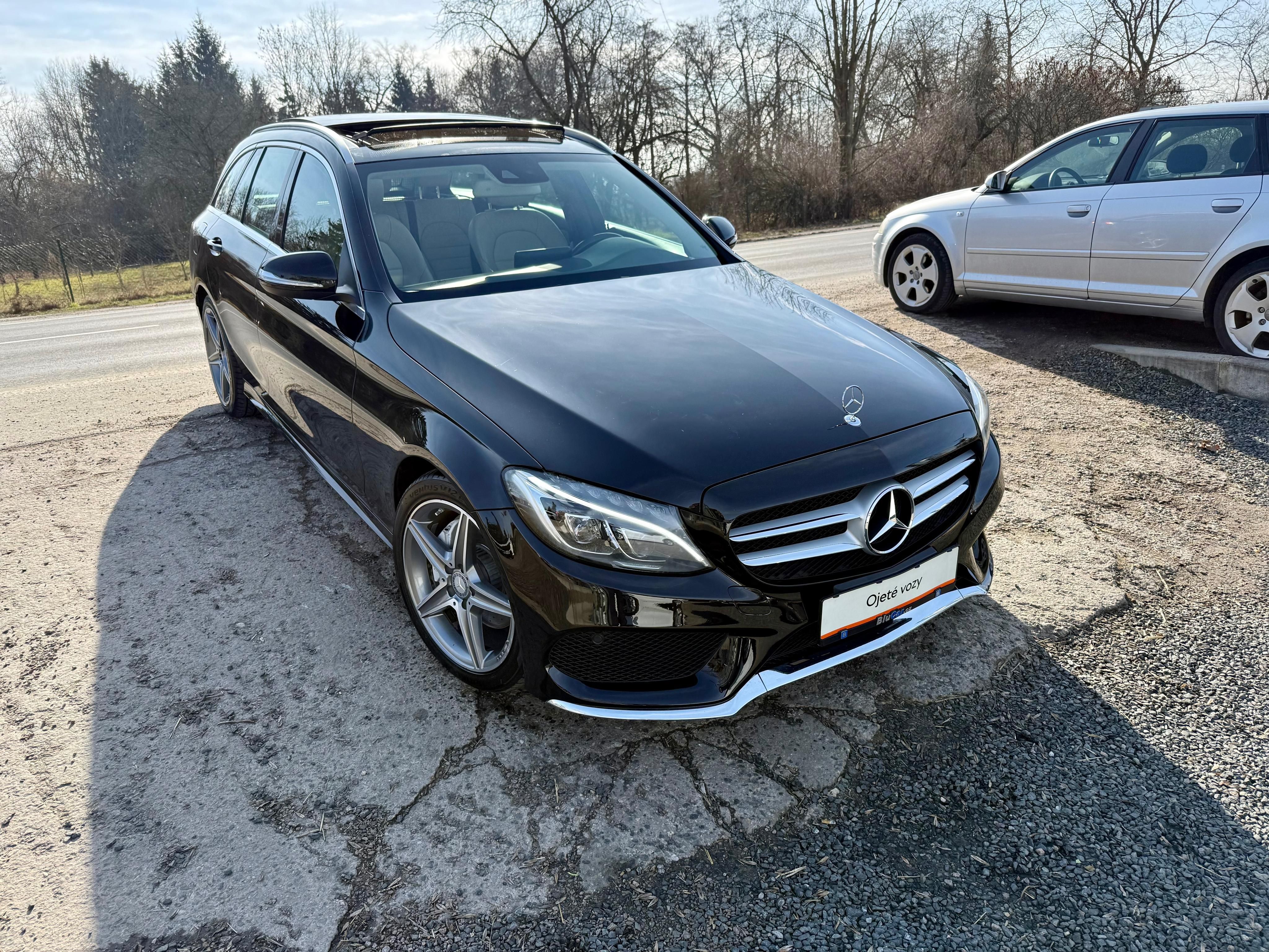 Mercedes-Benz Třídy C, 220d AMG Styling Paket - fotka 6