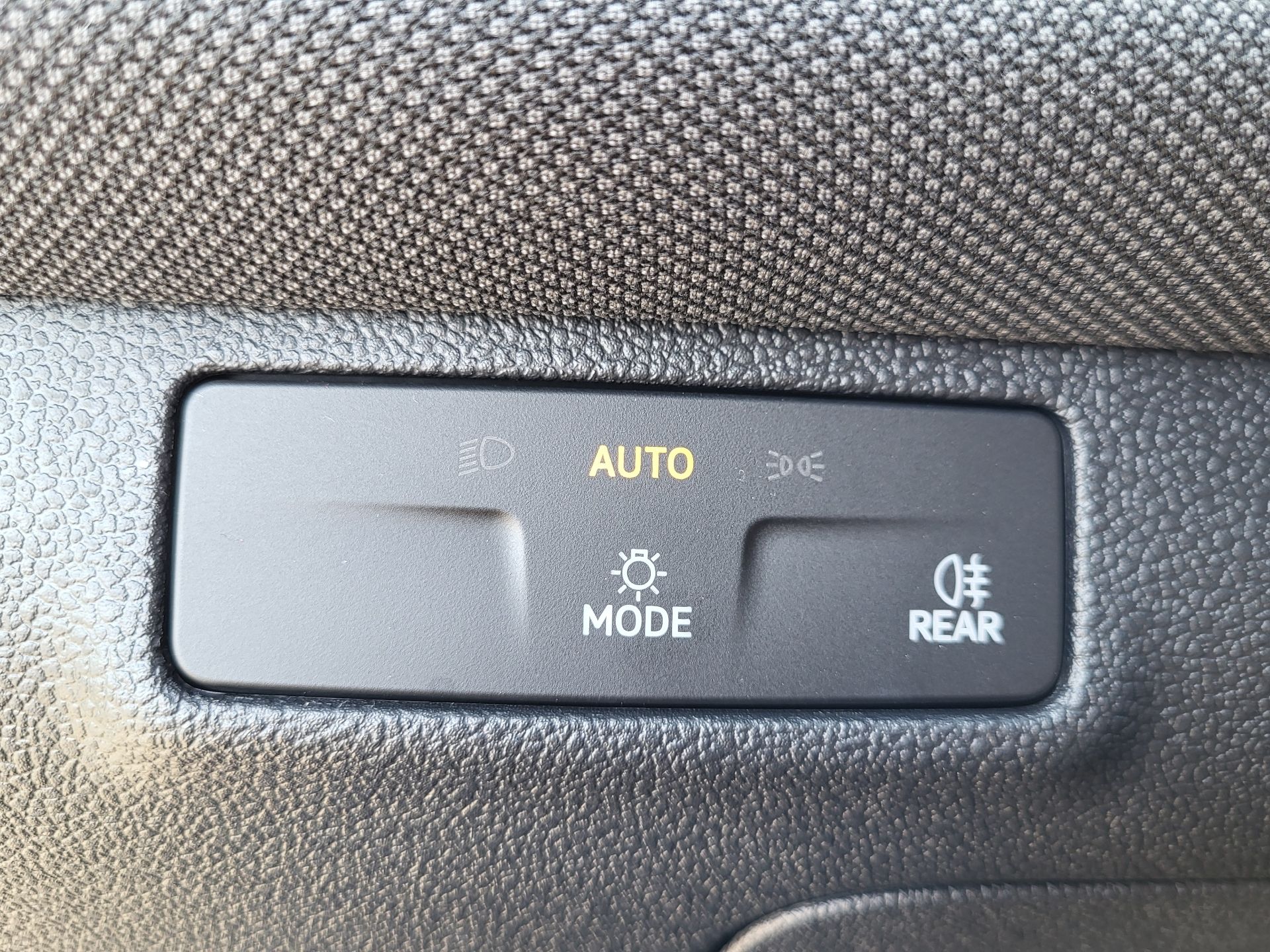 Volkswagen T-Roc, Life 1,5 eTSI 85 kW 7DSG - fotka 6