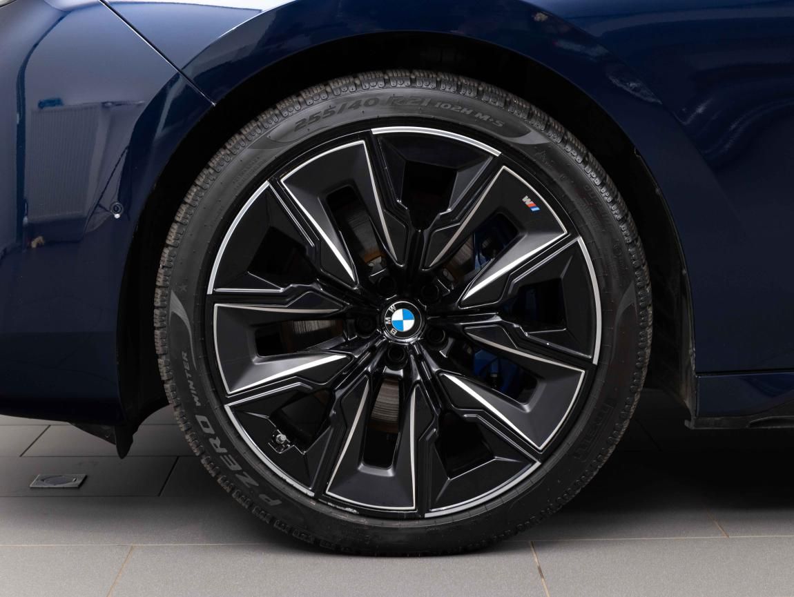 BMW Řada 7, 740d xDrive Sedan - fotka 6