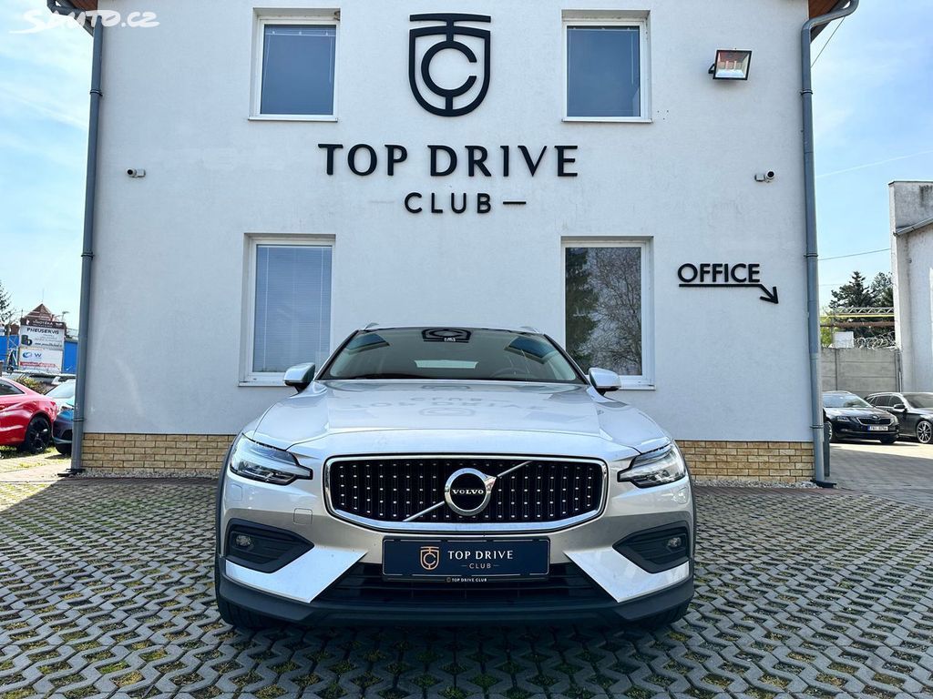Volvo V60, CC/B4/AWD/NezT/TZ/H&K/Skladem - fotka 2