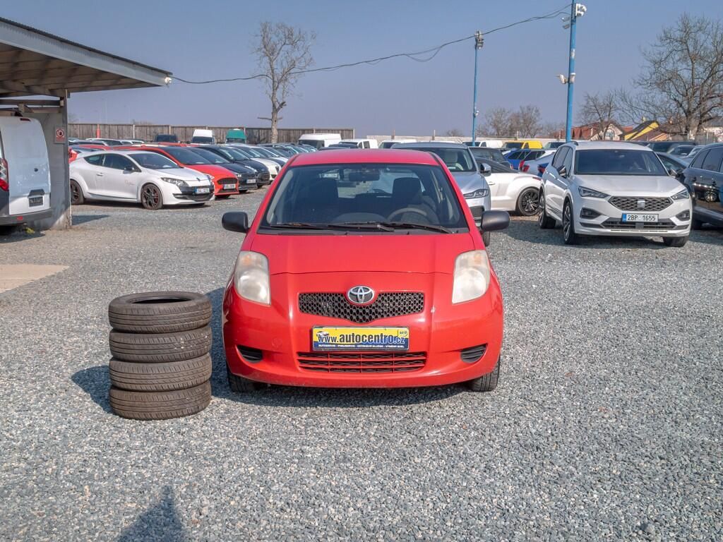Toyota Yaris, ČR 1.0i 51KW AC – 2x PNEU - fotka 3