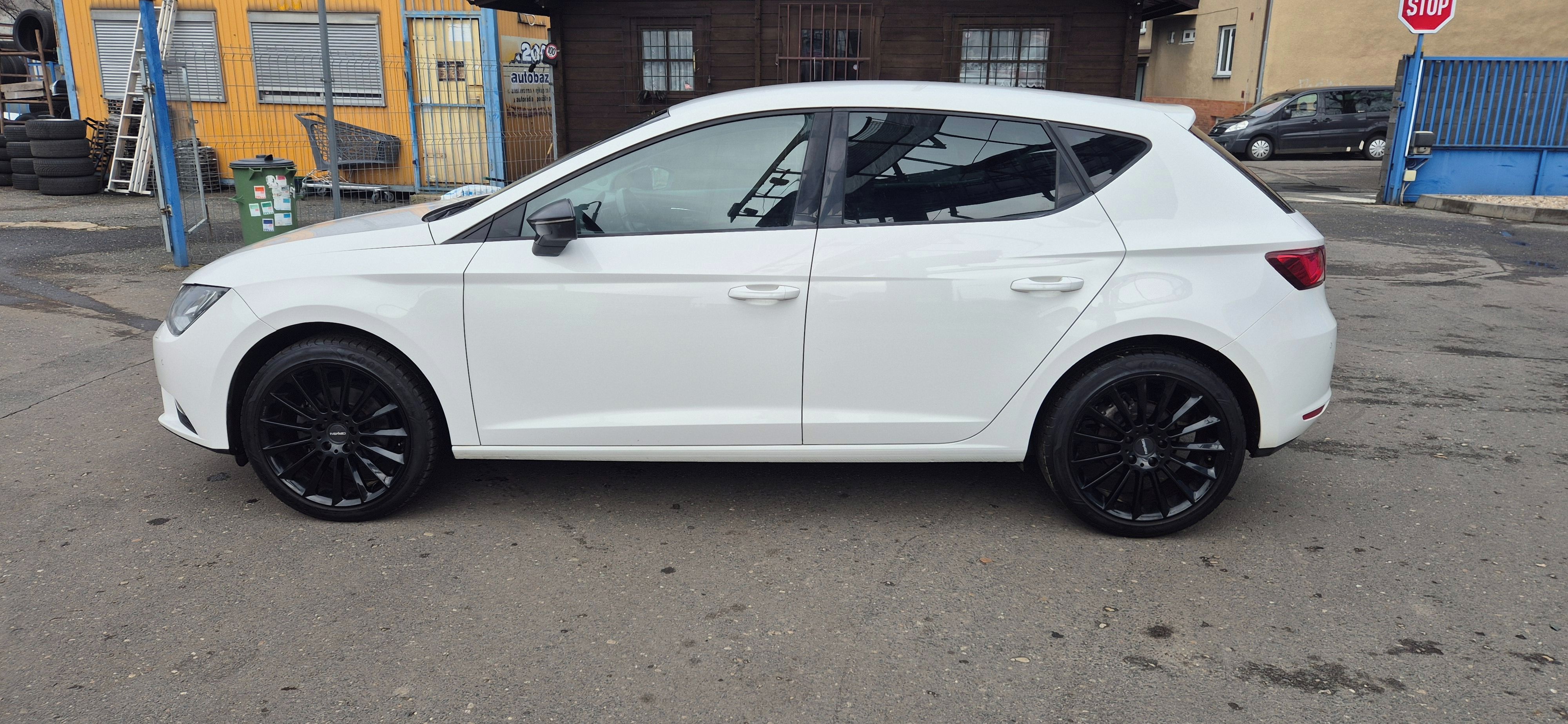 Seat Leon, 2.0 TDI 110KW, NAVI, TAŽ.ZAŘÍZ - fotka 5