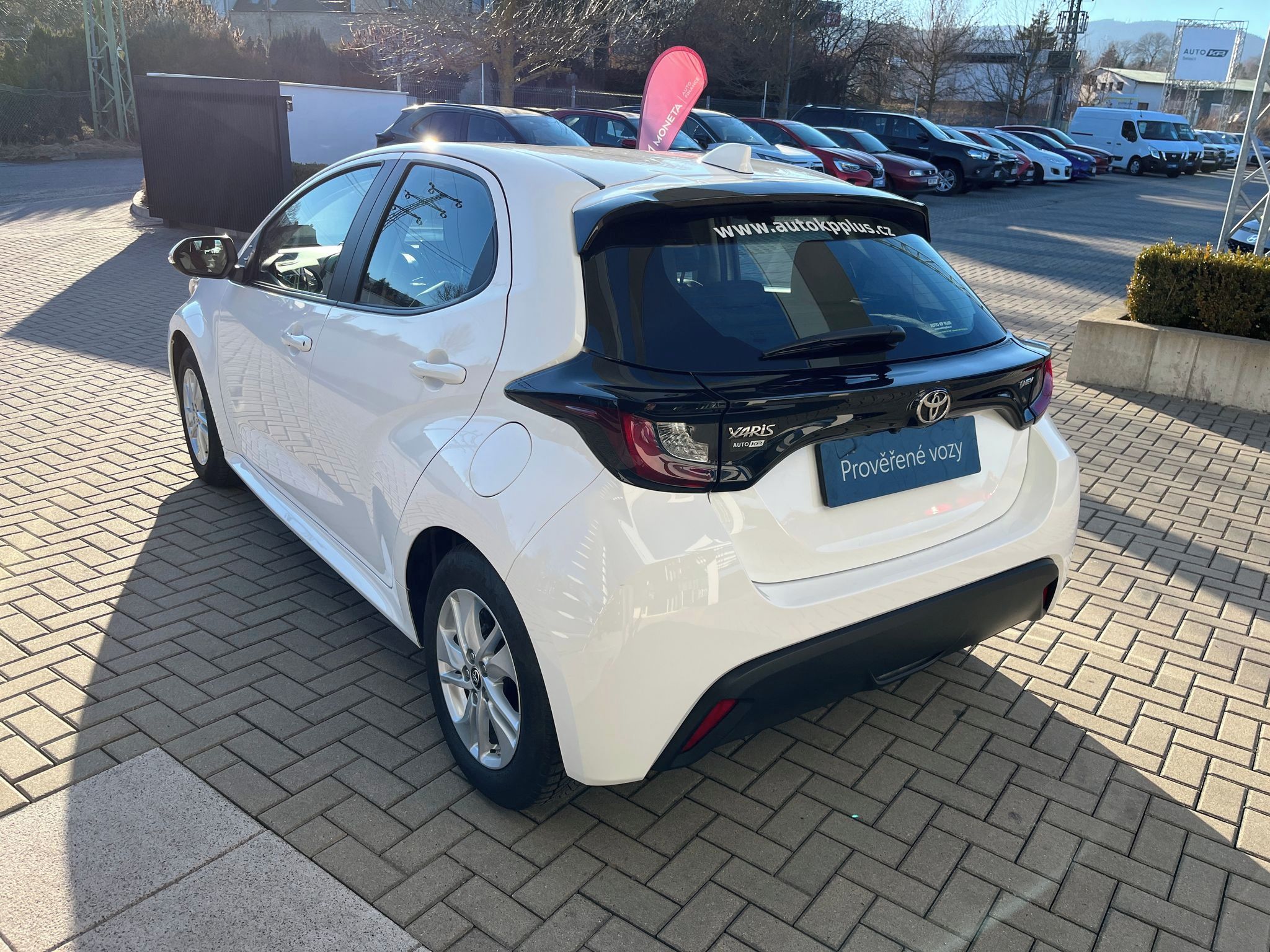 Toyota Yaris, 1.5 Hybrid e-CVT Comfort - fotka 4
