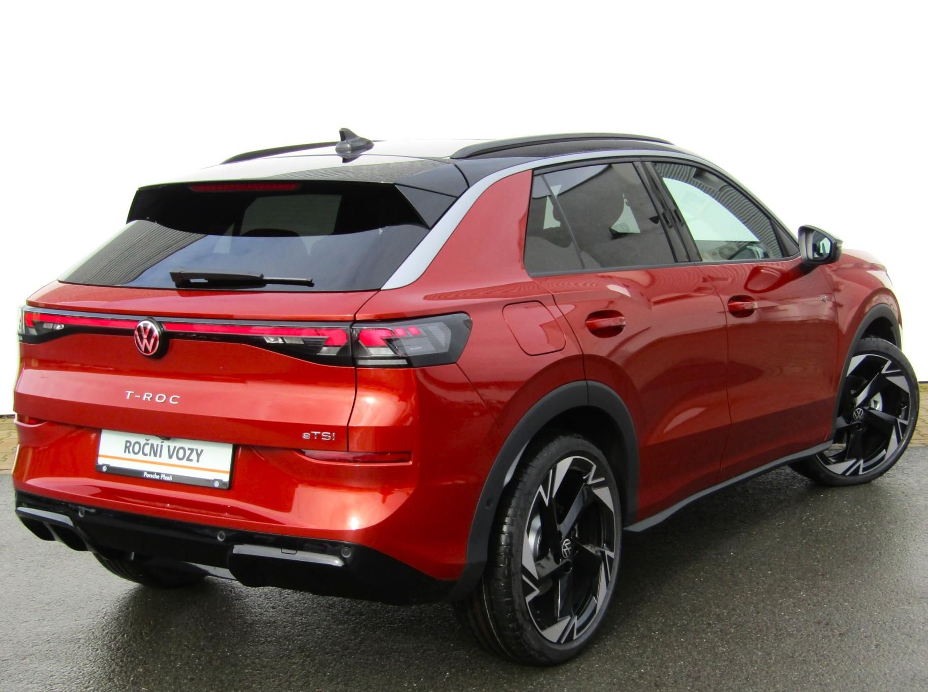 Volkswagen T-Roc, R-Line 1,5 eTSI 110 kW 7DSG - fotka 2