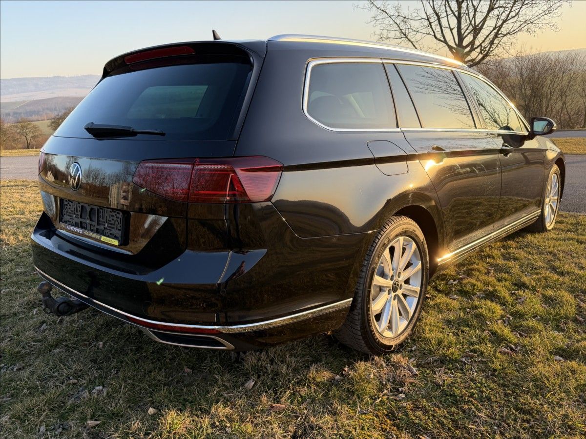 Volkswagen Passat, 2,0 TDi ELEGENCE - fotka 3