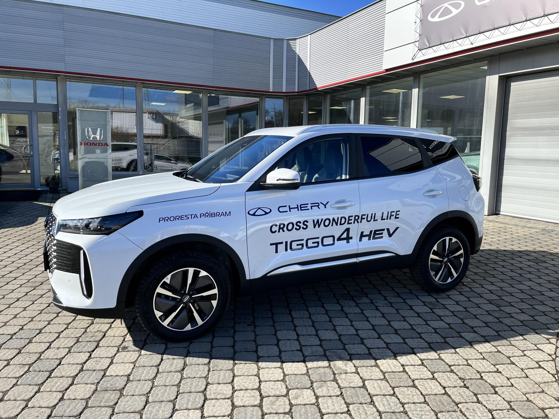 Chery Tiggo 4 HEV, 1,5 HEV UNIQUE DEMO - fotka 3
