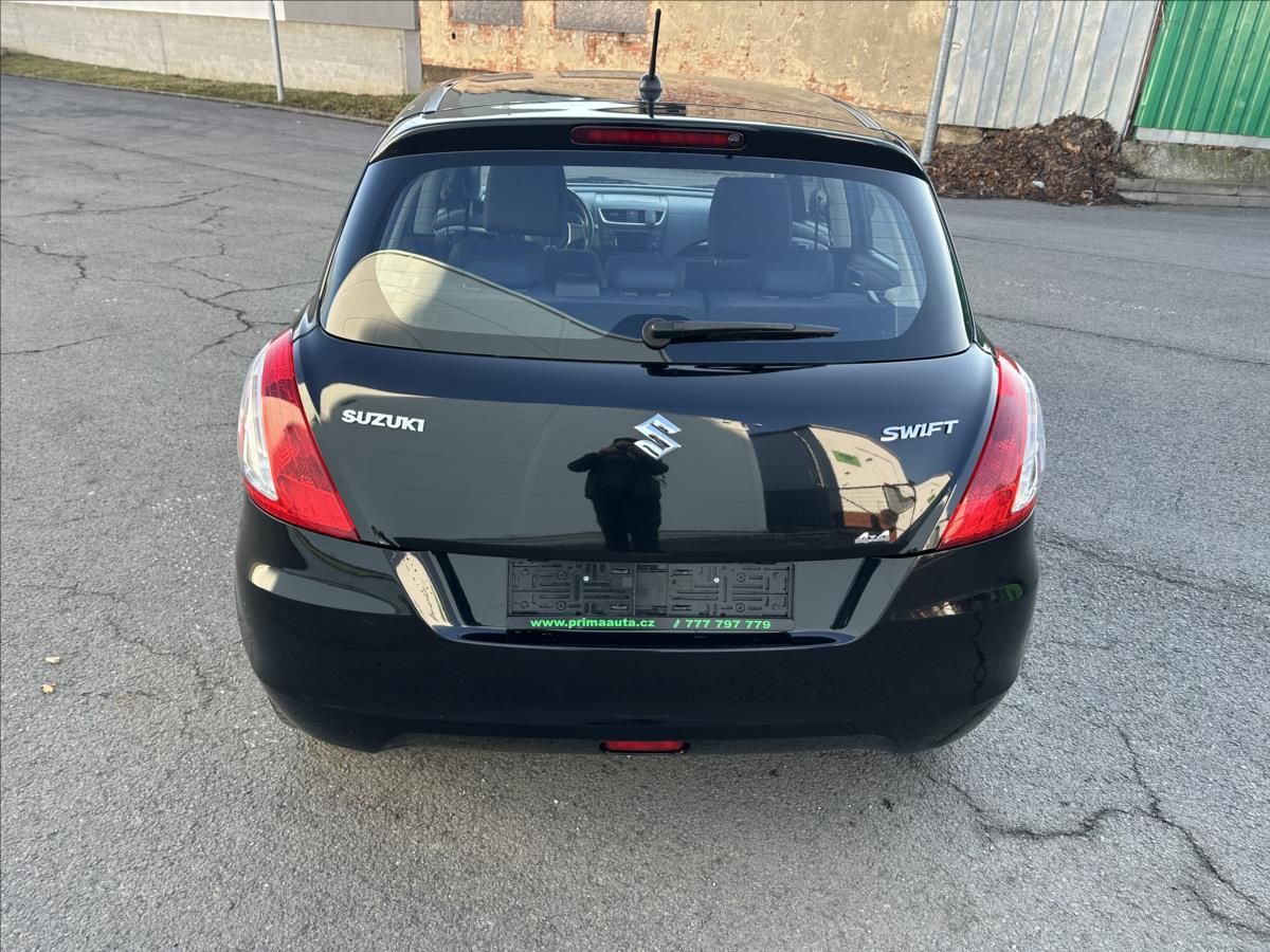 Suzuki Swift, 1,2 4x4 - fotka 6