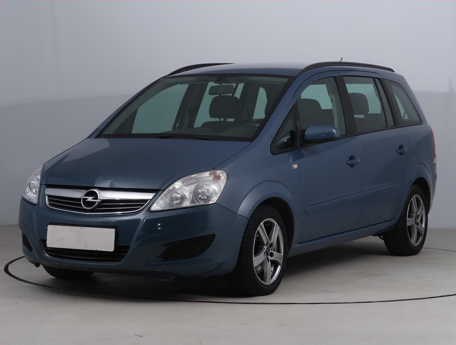 Opel Zafira, 1.9 CDTI, 7 míst, Tažné, Klima - fotka 2