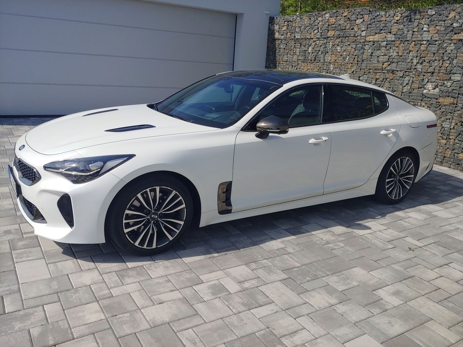 Kia Stinger, 2.0 T-GDI GT-Line - fotka 5