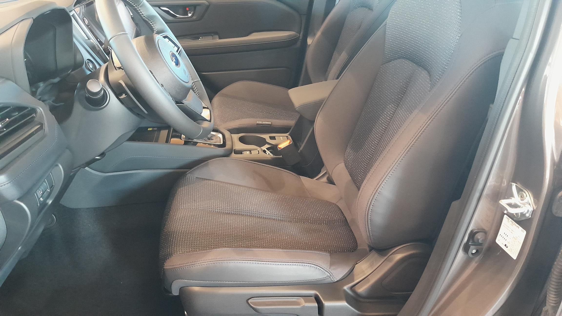 Subaru Forester, 2.0 e-BOXER Active - fotka 6