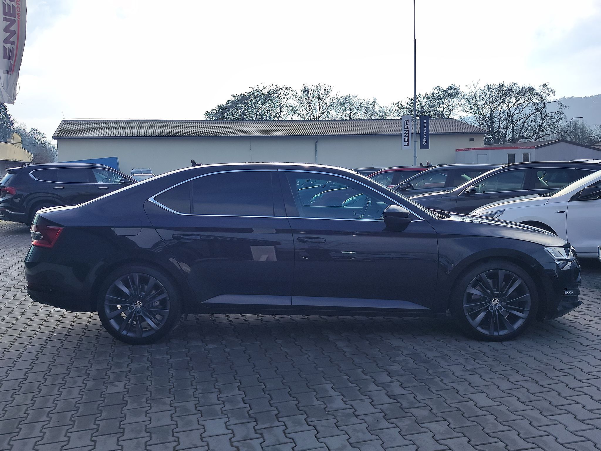 Škoda Superb, 2.0 TSI/206kW Style DSG 4x4 - fotka 4