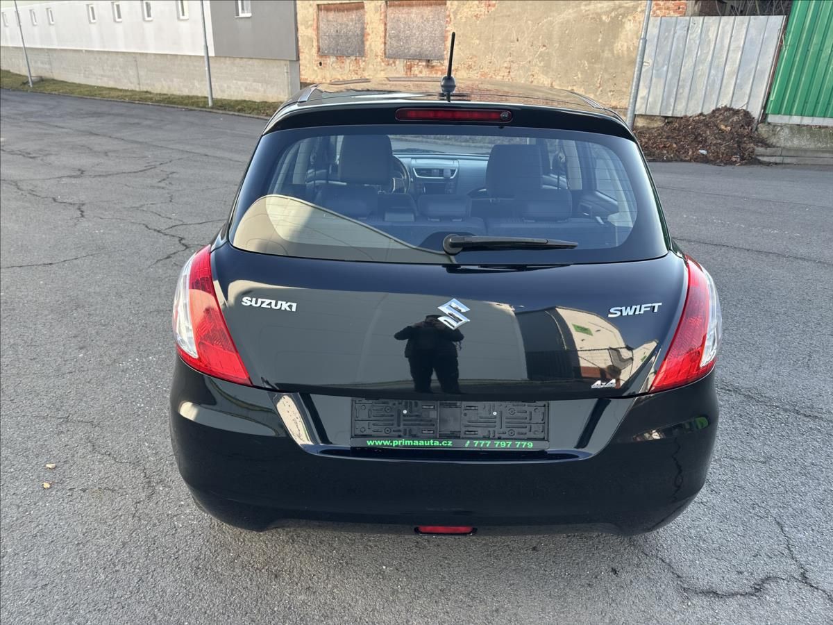Suzuki Swift, 1,2 4x4 - fotka 4