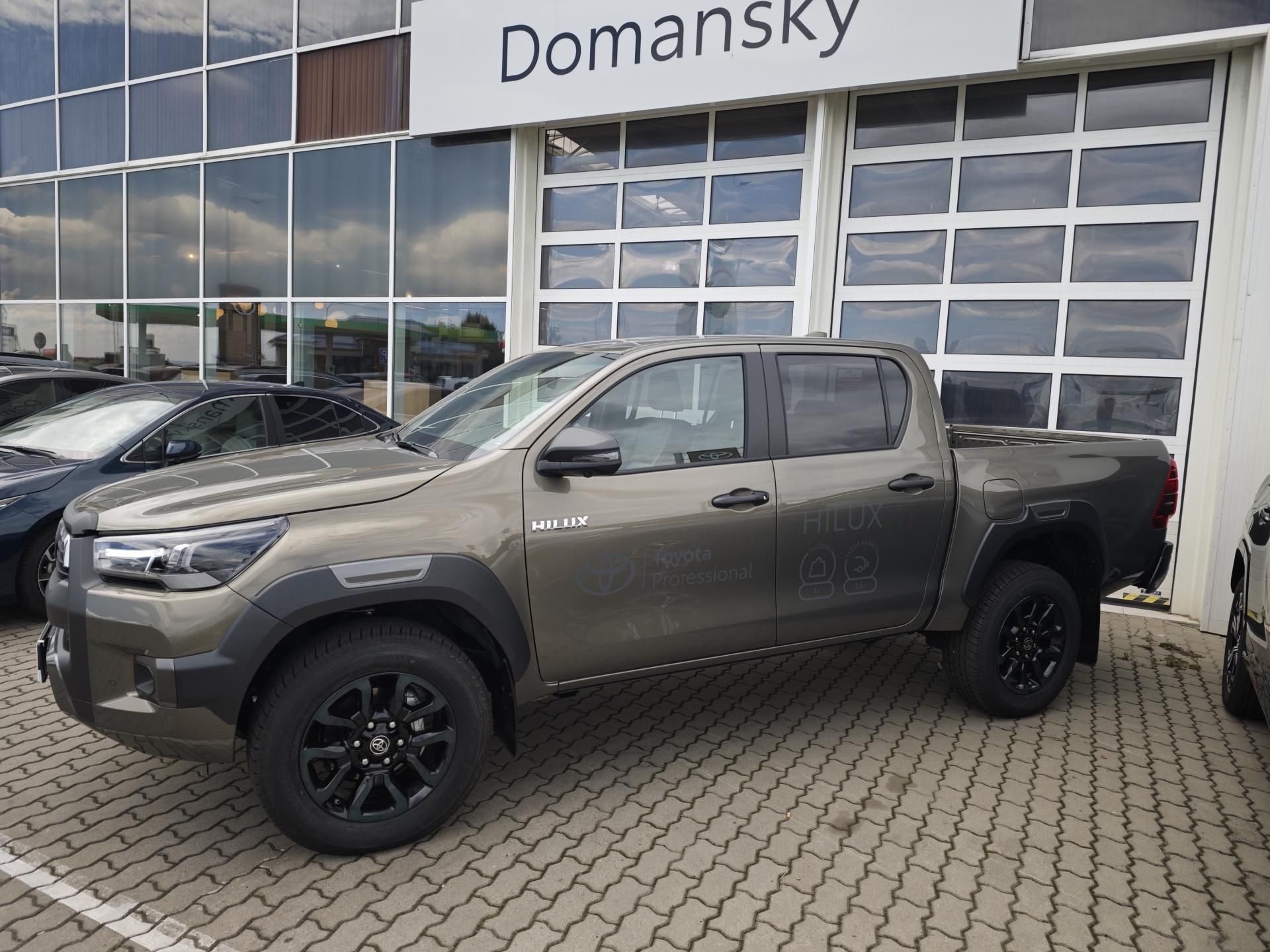 Toyota Hilux, 2.8 D (204 k), 4x4 Invincible - fotka 2
