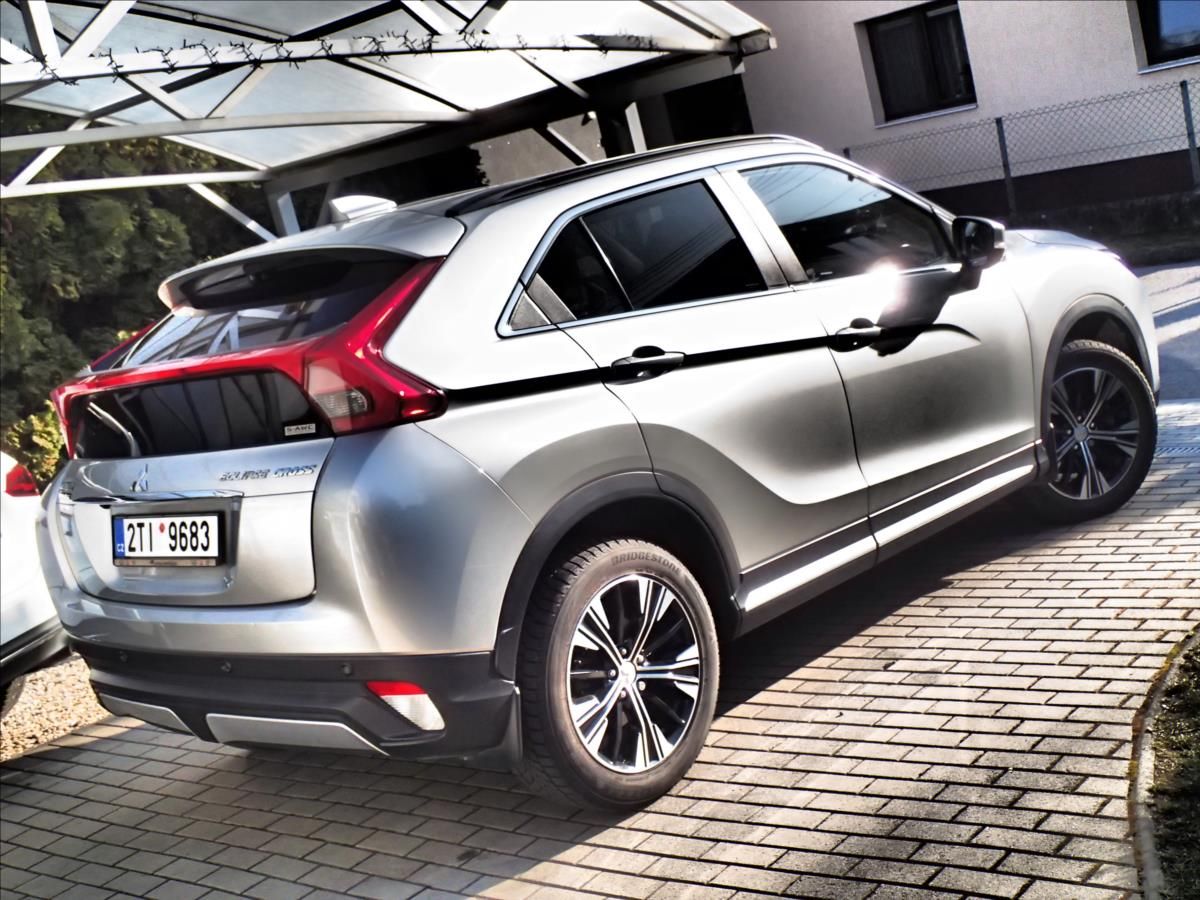 Mitsubishi Eclipse Cross, 1,5 4x4, Automat, 51000KM - fotka 4