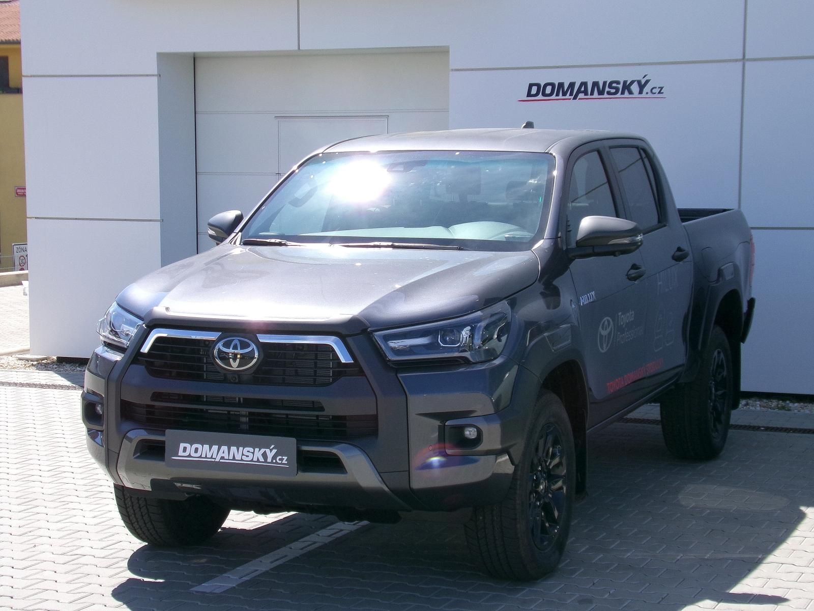 Toyota Hilux, DOUBLE CAB 2,8D INVINCIBLE 4x4