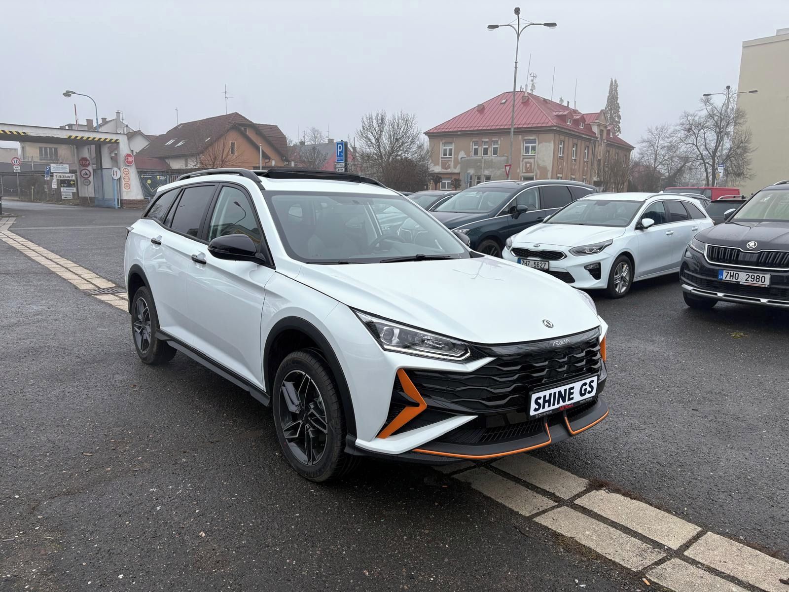Dongfeng Shine, 1.5L 86kw 6DTC E1 SHINE GS - fotka 2