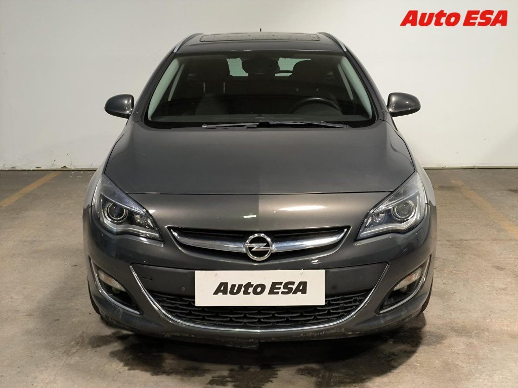 Opel Astra, 1.6 CDTi,Sport,bixen,navi - fotka 2