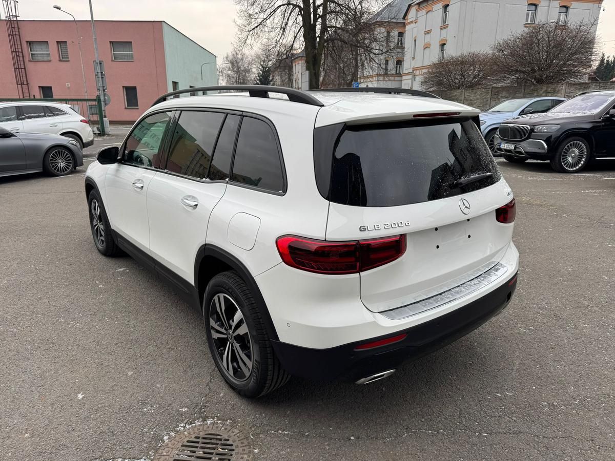 Mercedes-Benz GLB, 200 d 4MATIC - fotka 5