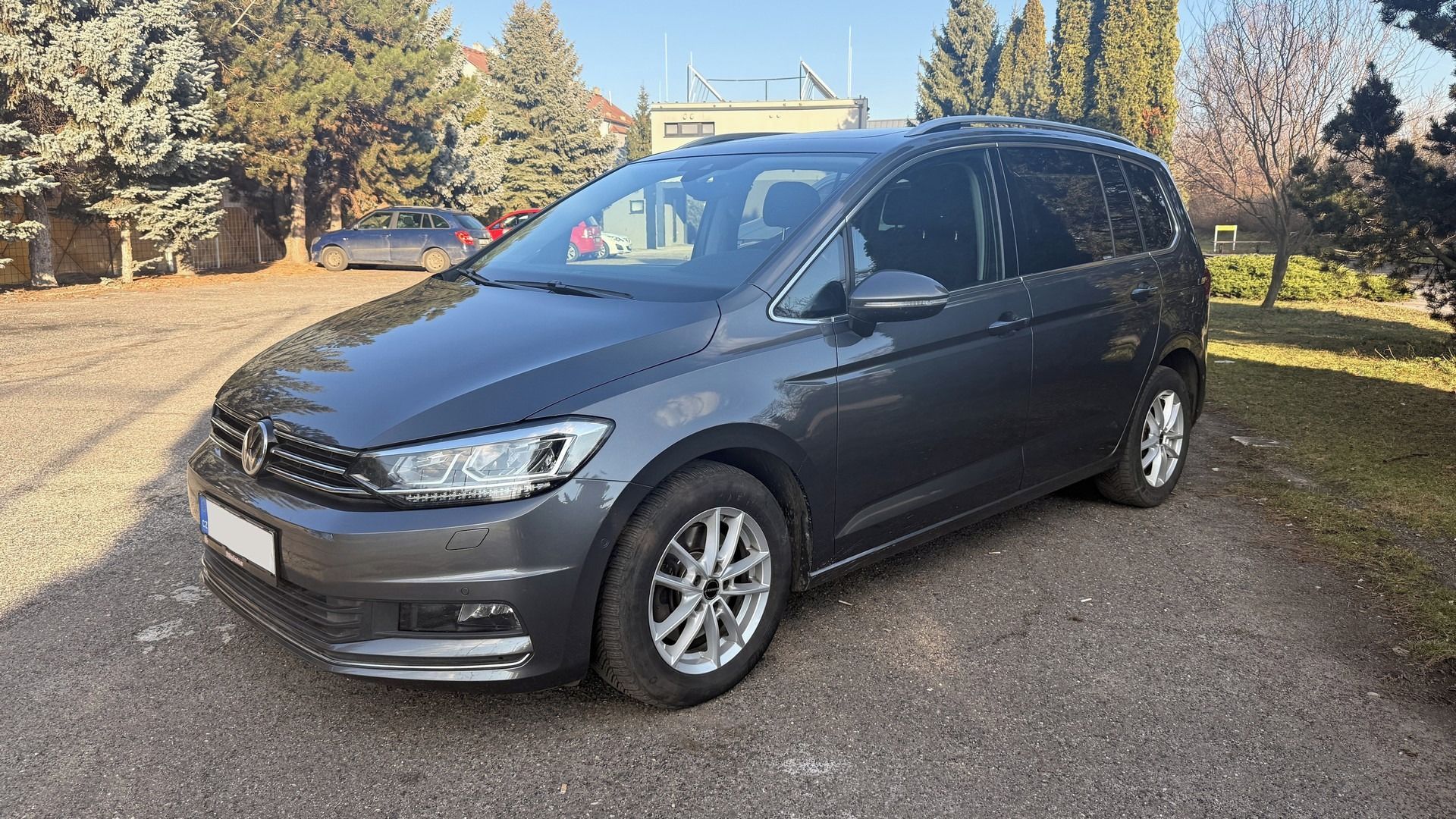 Volkswagen Touran, 2.0TDI 140kW Highline – 7 míst