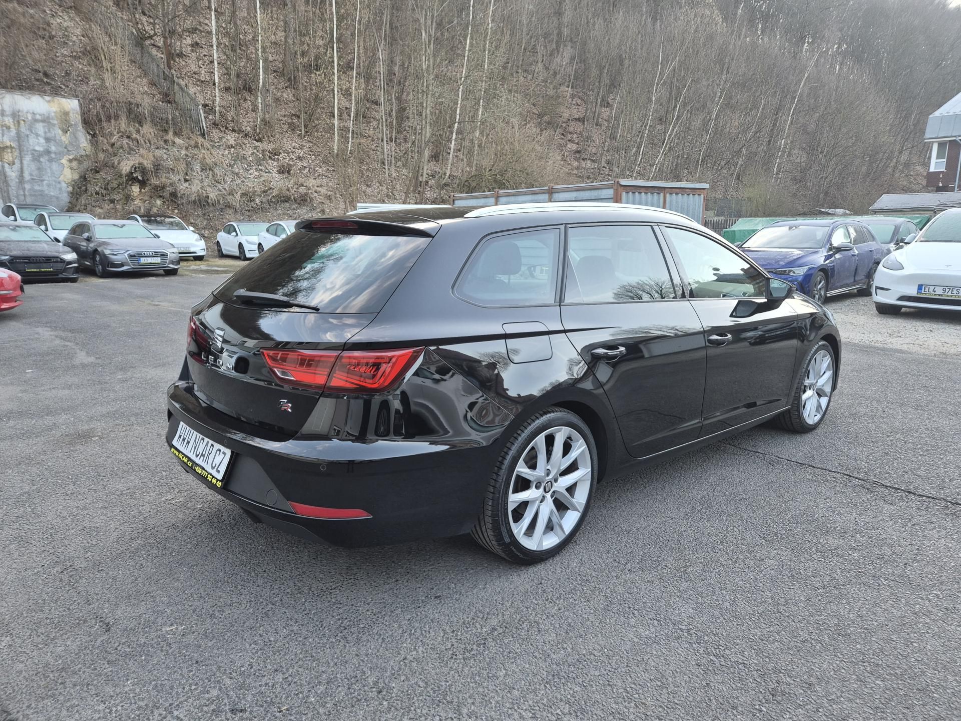 Seat Leon, ST FR 2,0TDi 110kw DSG 18ALU - fotka 5