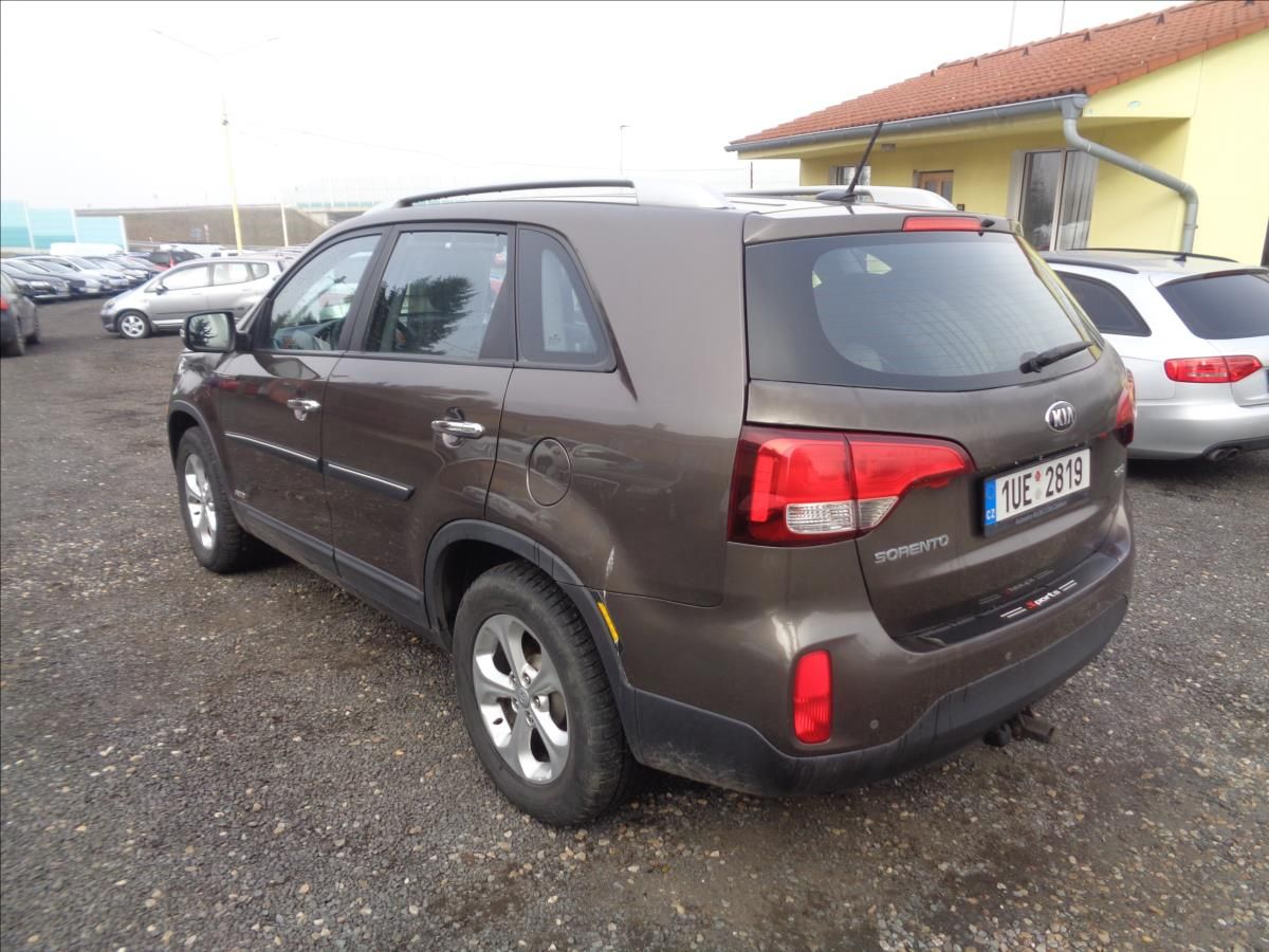 Kia Sorento, 2,2  4x4 - fotka 5