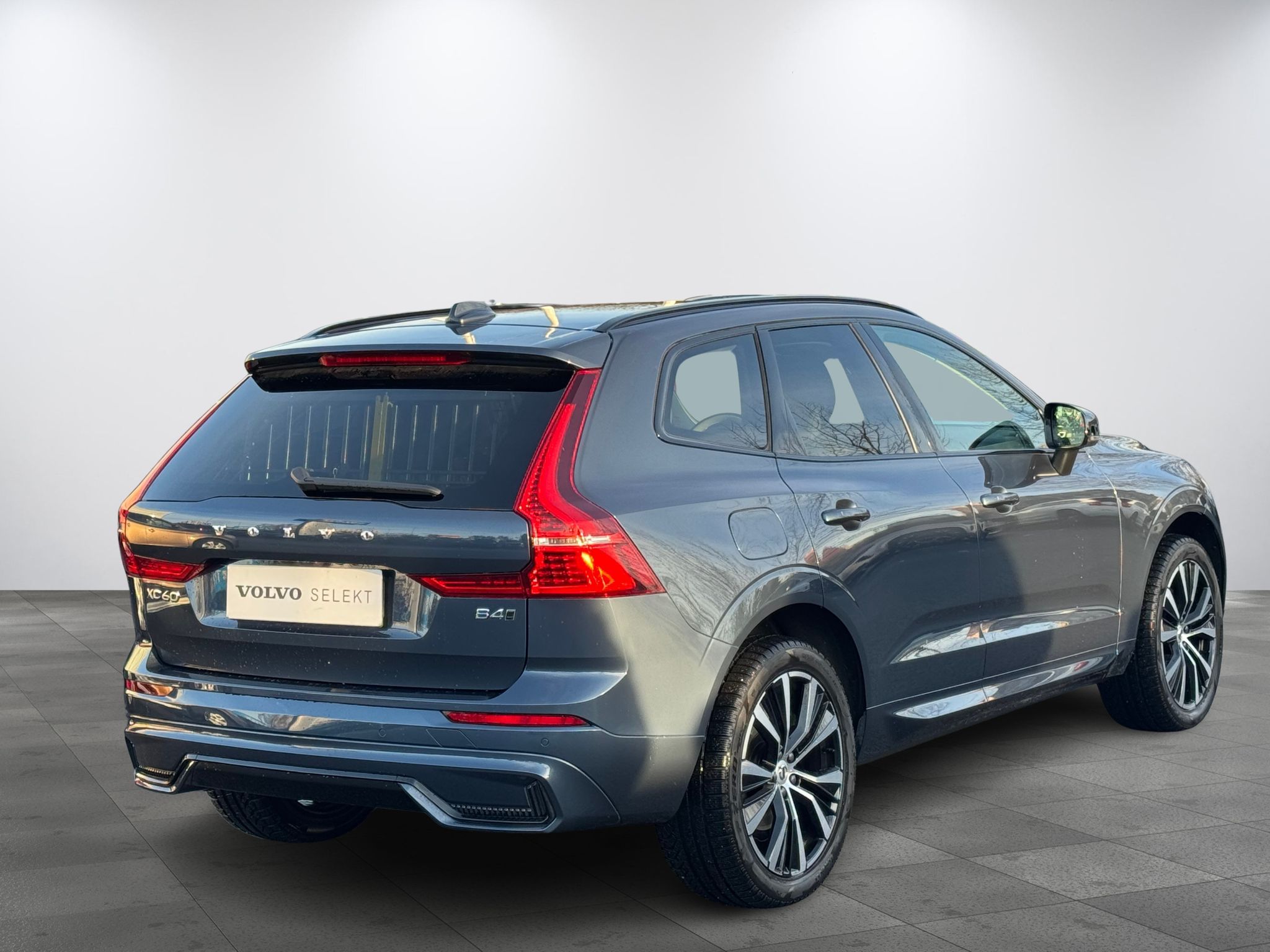 Volvo XC60, PLUS B4 AWD, POLESTAR, TZ - fotka 5