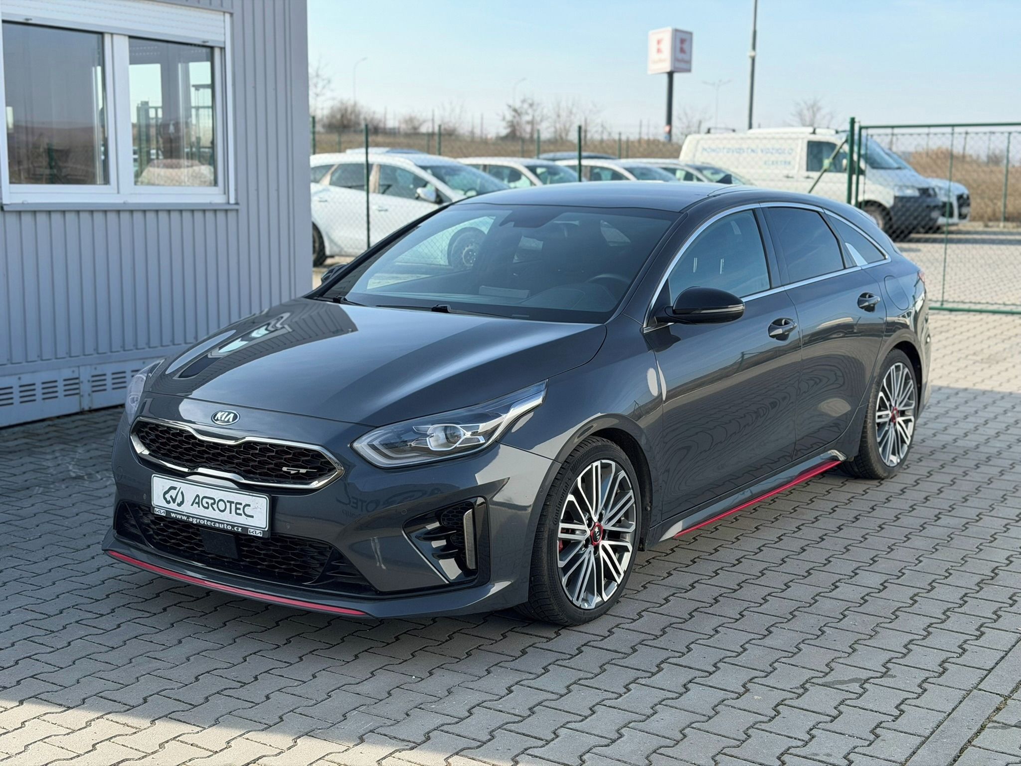 Kia ProCeed, 1.6 T-GDI 150 kW GT - fotka 3