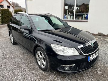 RS 2.0 TSi Xenony,NAVI