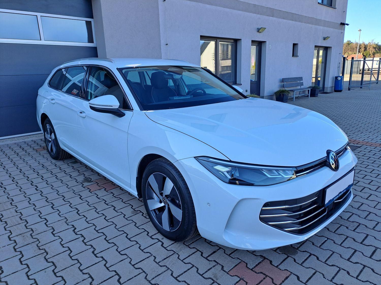 Volkswagen Passat, 1.5 TSI Business 150kW eHybrid - fotka 2