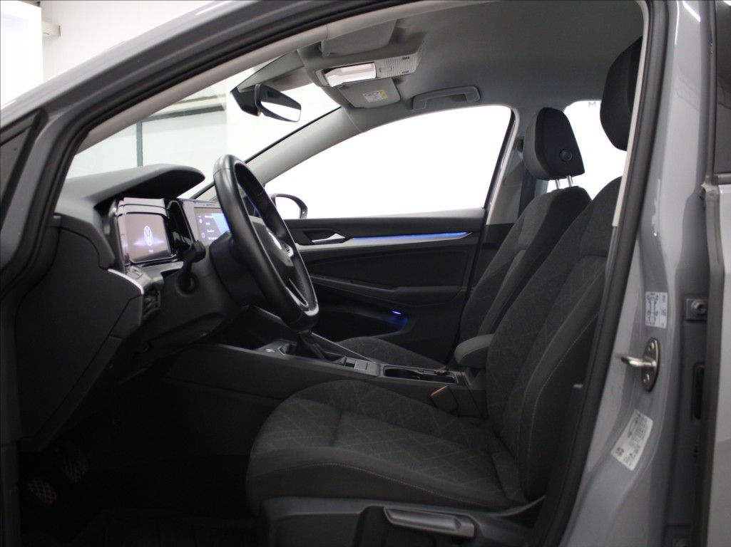 Volkswagen Golf, 1,0 TSi 81kW Life ČR 73tkm. - fotka 6