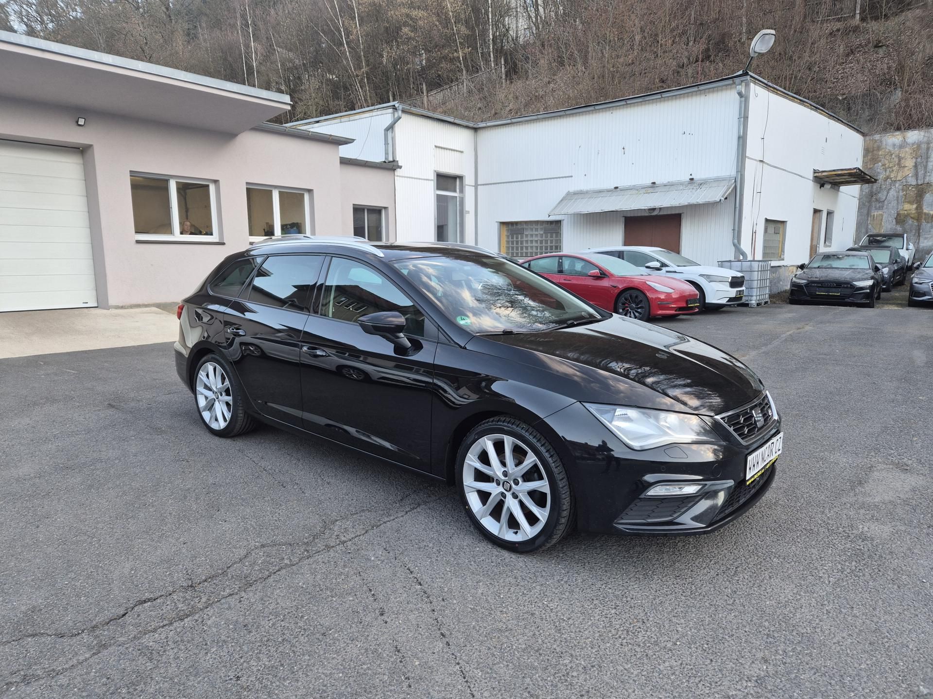 Seat Leon, ST FR 2,0TDi 110kw DSG 18ALU - fotka 3