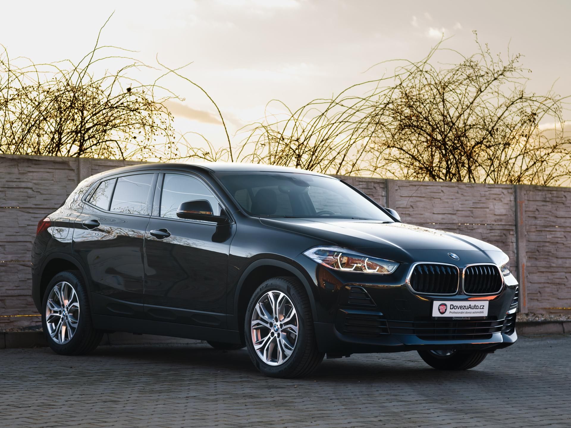 BMW X2, sDrive18i Advantage,ShadowLine - fotka 3