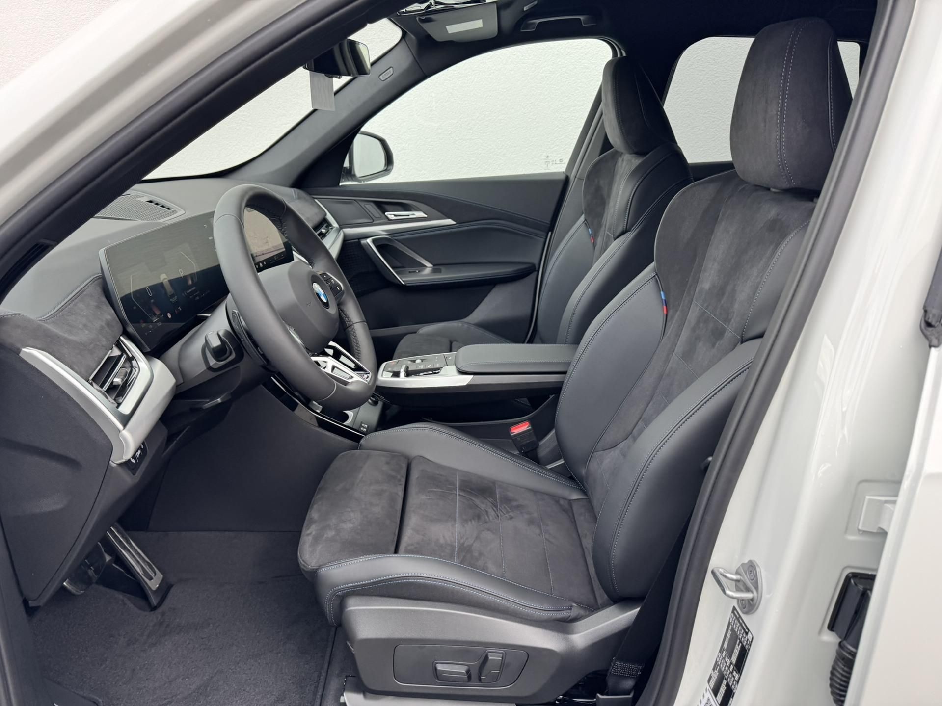 BMW X1, X1 sDrive20i - fotka 6