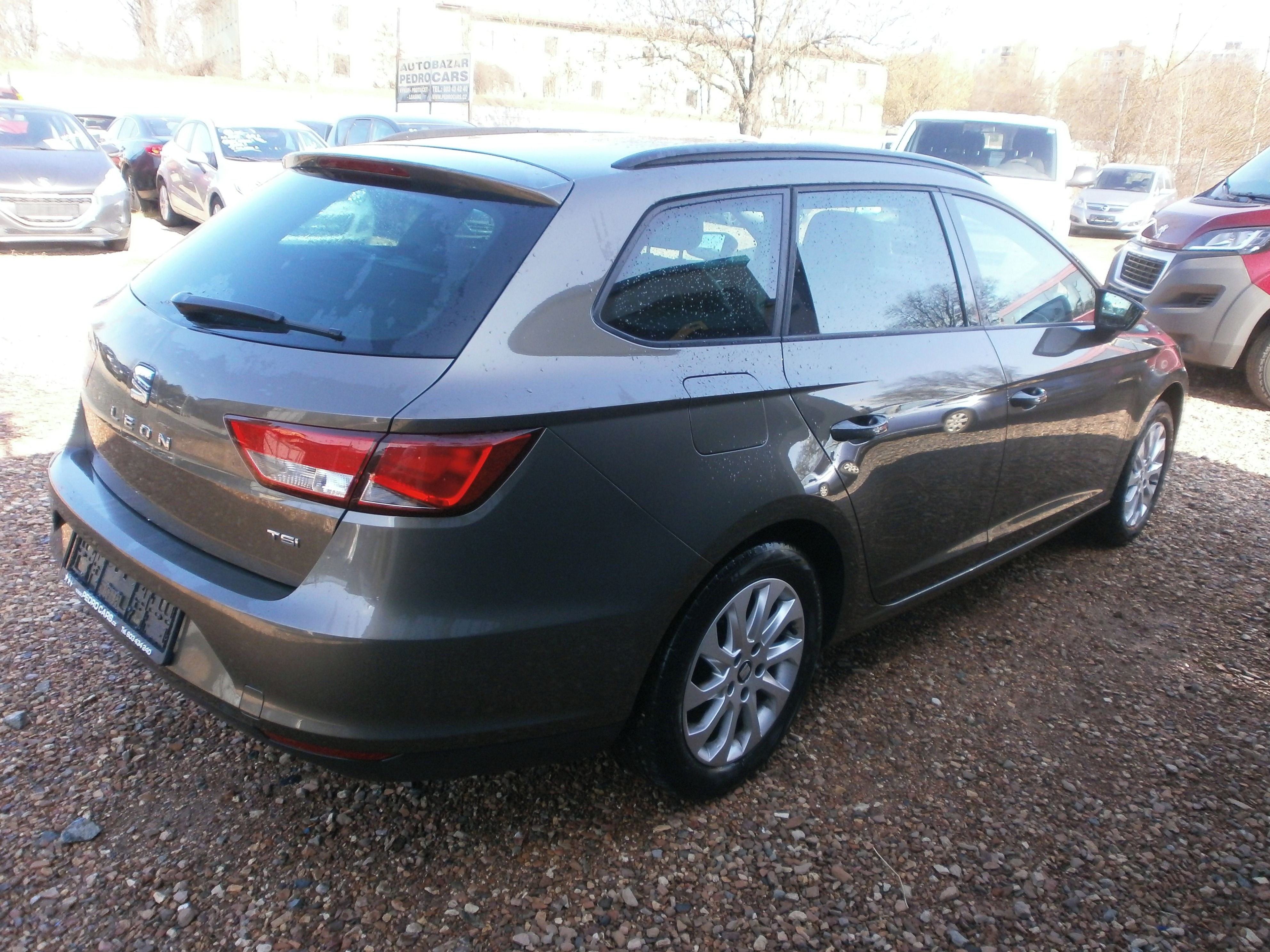 Seat Leon, 1.2TSI-81KW!1.MAJITEL,SERV.KN! - fotka 5
