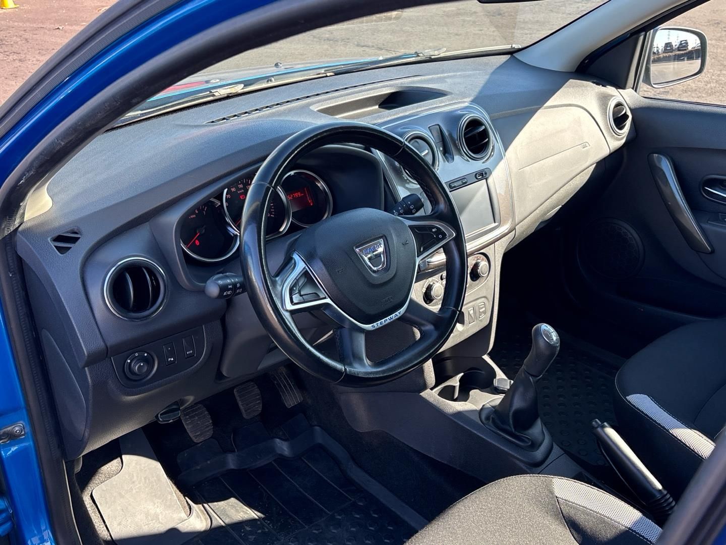 Dacia Logan, 0.9 TCe / 66 kW MCV Stepway - fotka 6