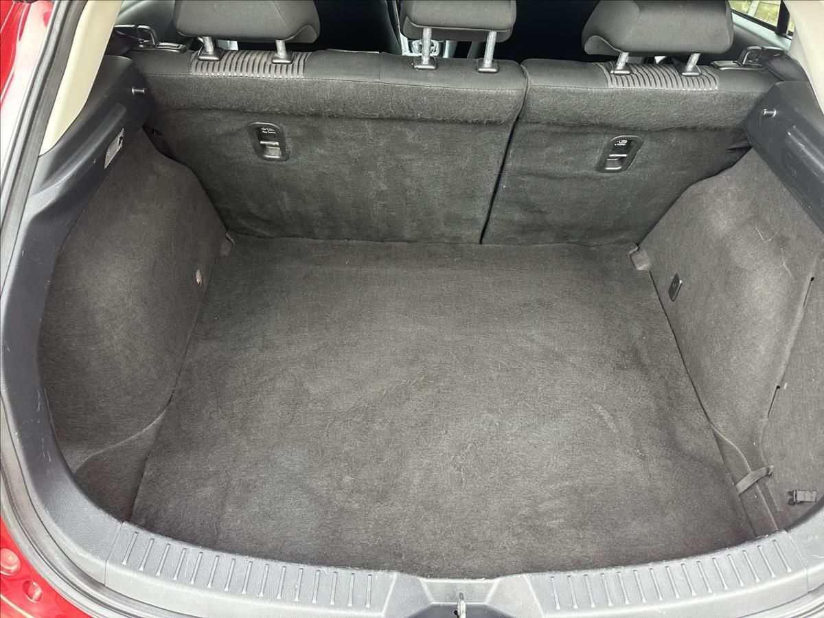 Mazda 3, 2,0 G120 - fotka 5