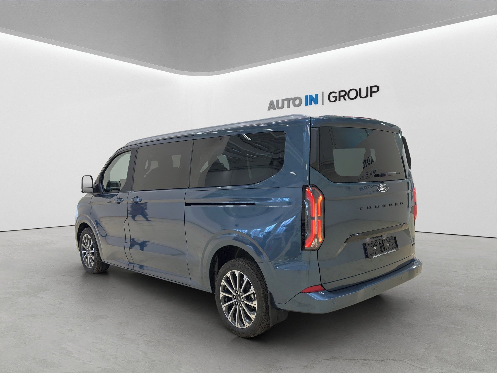 Ford Tourneo Custom, 2,0 EcoBlue AWD L2 TITANIUM X - fotka 4